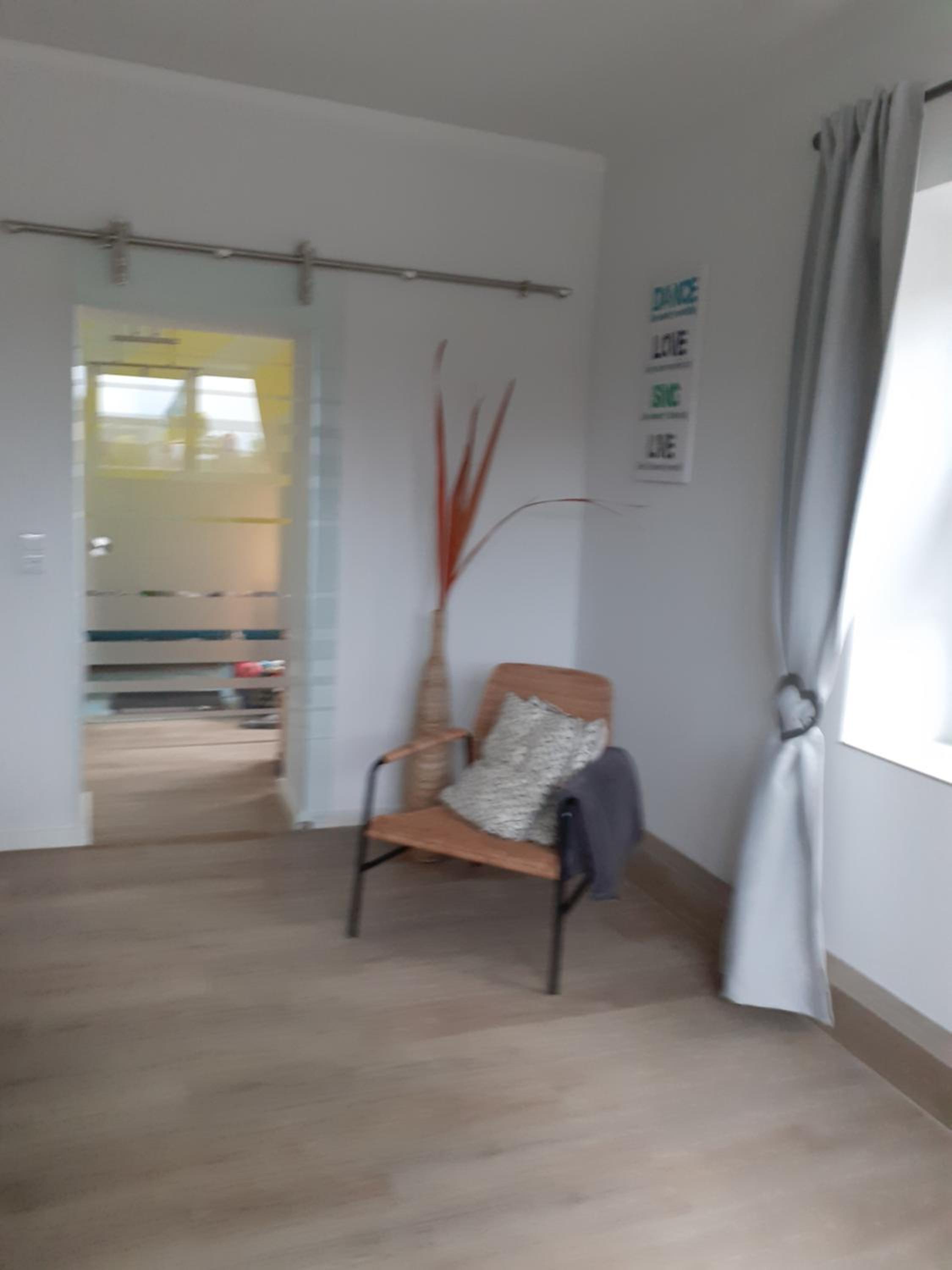 One-Bedroom Apartment - Photo 2