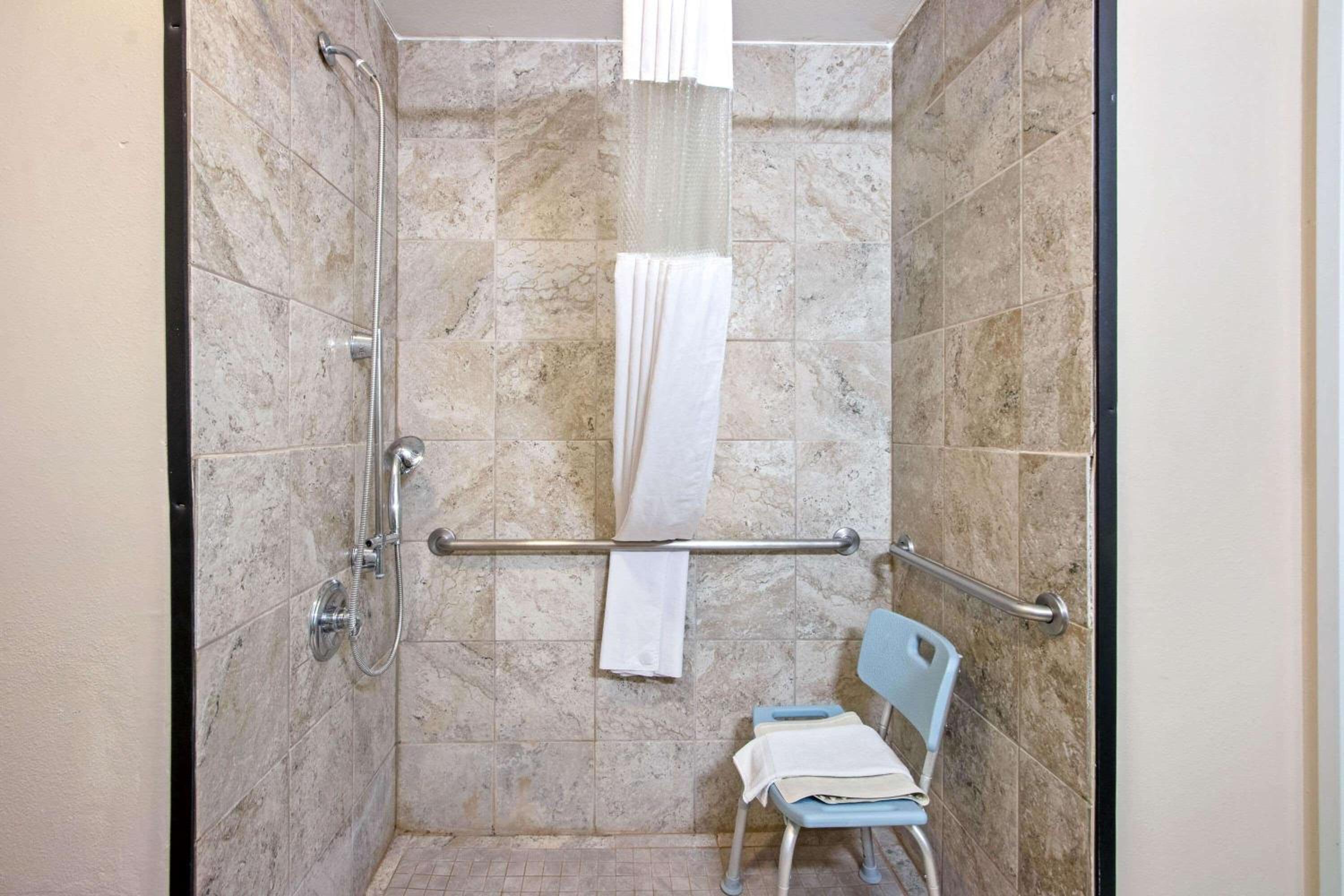 King Room - Mobility Access/Non-Smoking - Photo 5