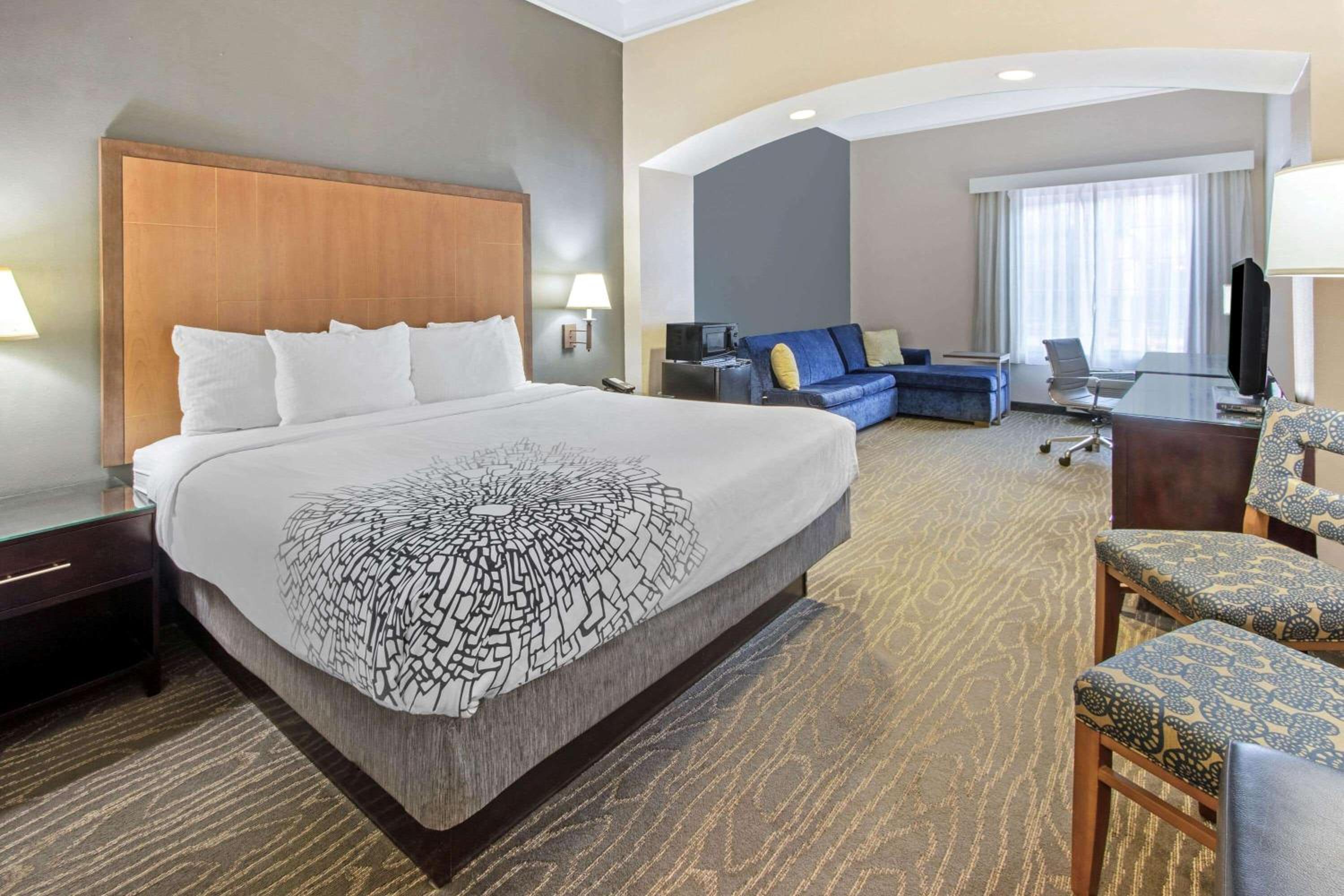 Executive King Room - Photo 3