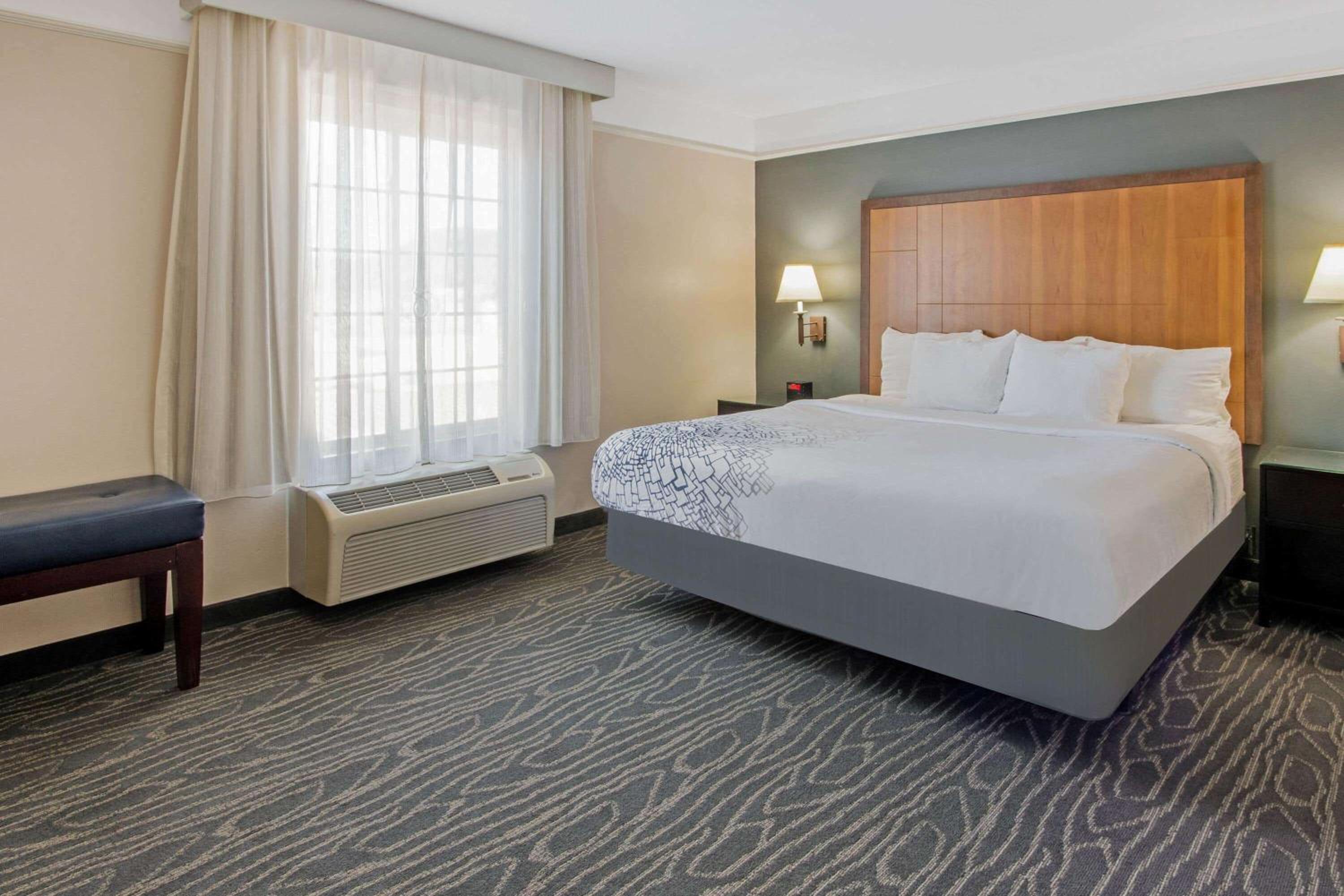 King Room - Mobility Access/Non-Smoking - Photo 4