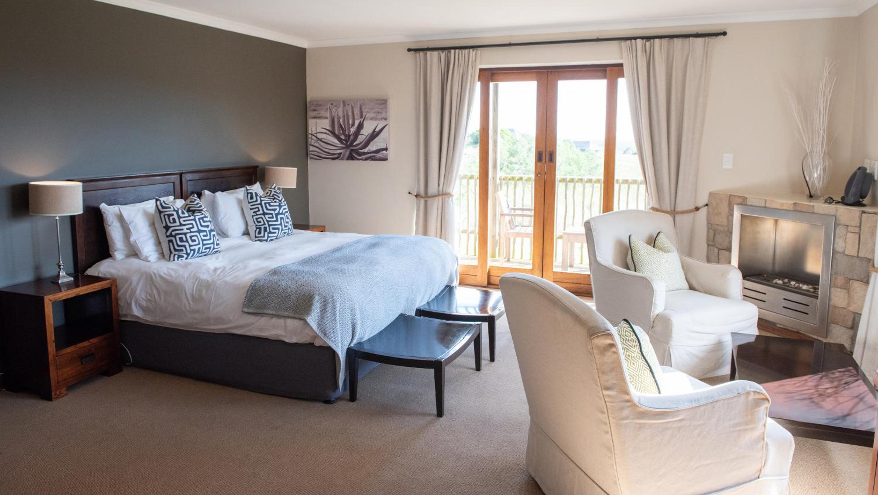 3 bedroom Kwena Lodge Villa Includes 2 Game Drives