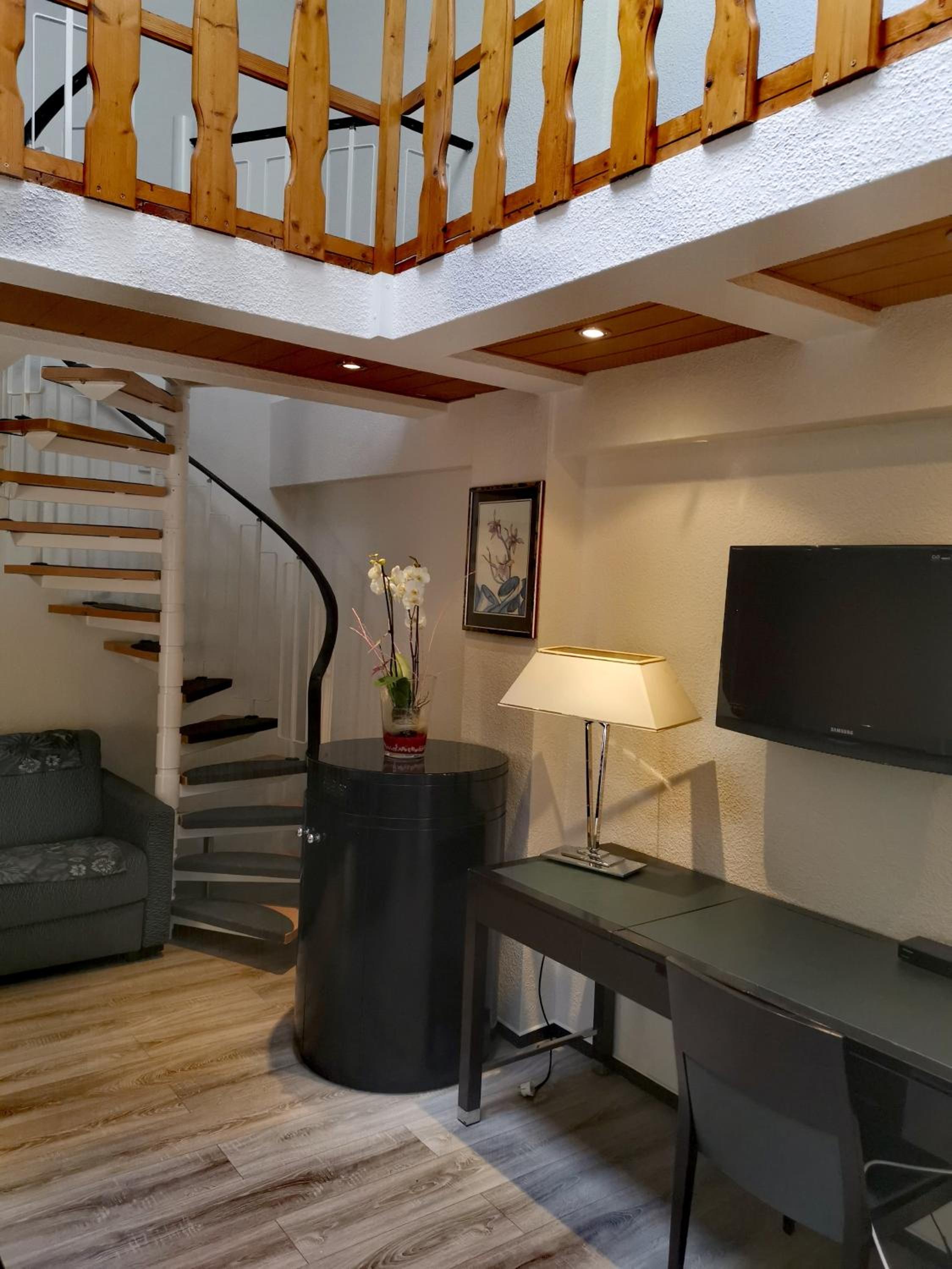 Apartment - Split Level photo 1
