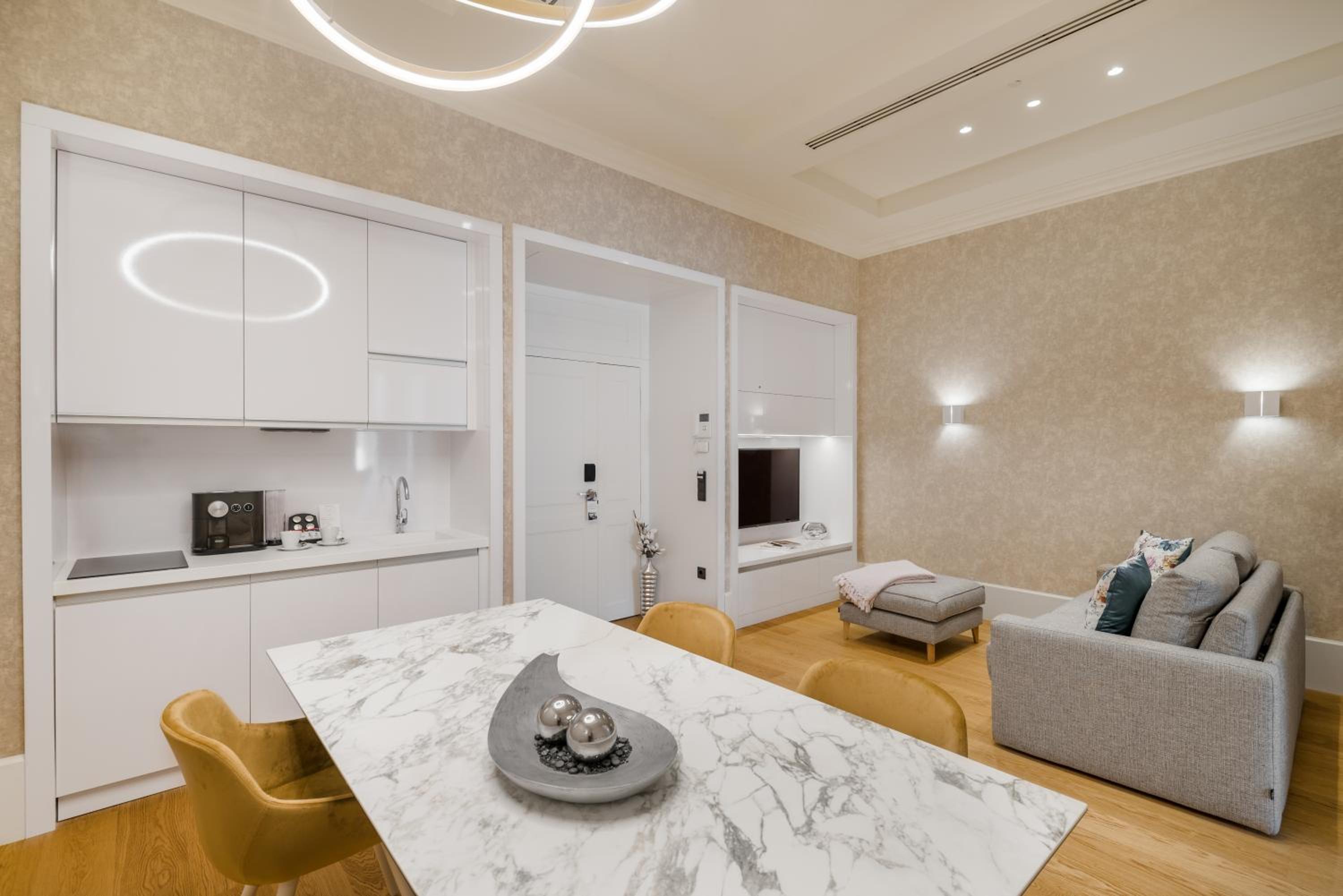 Ambassador Suite with Danube view - Photo 7