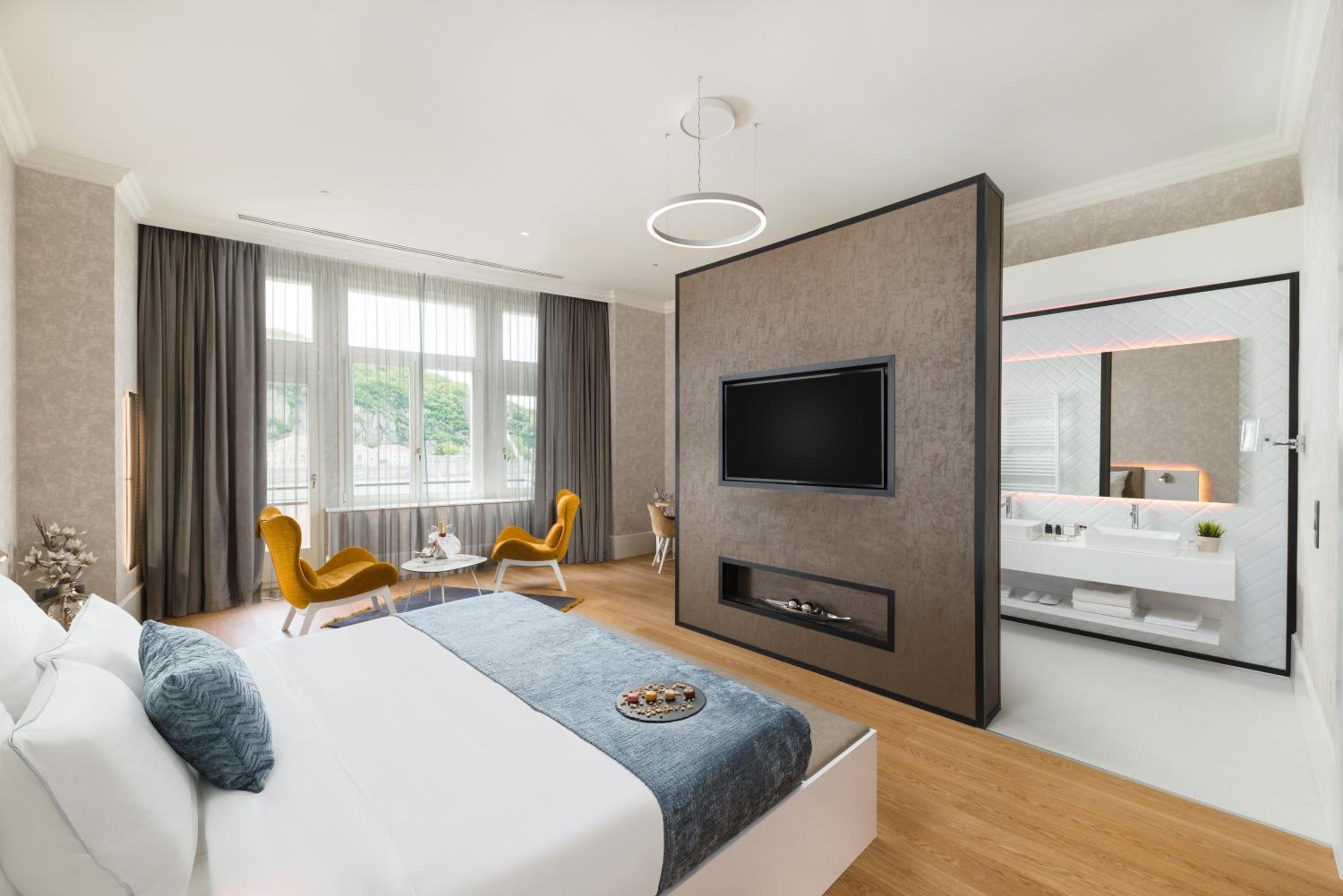 Ambassador Suite with Danube view - Photo 1