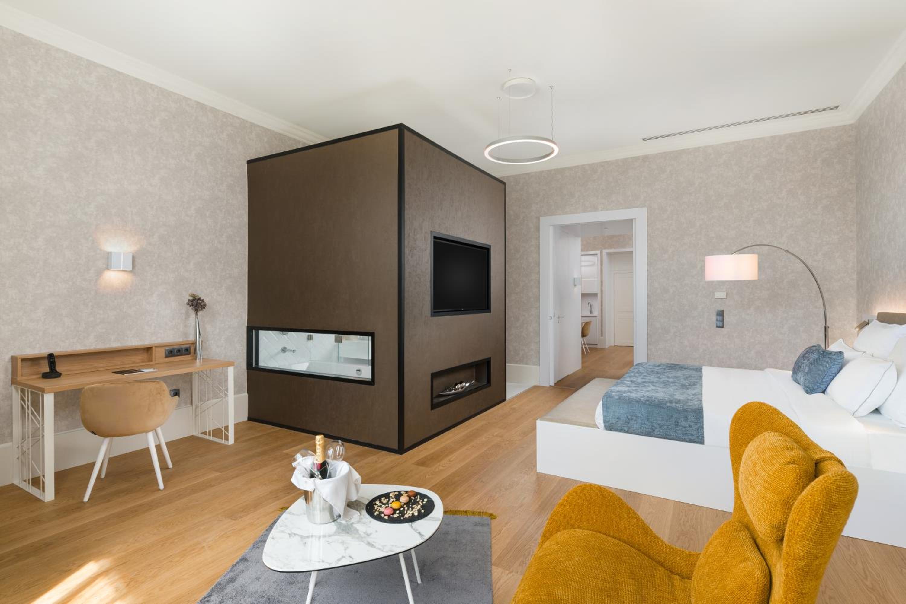 Ambassador Suite with Danube view - Photo 6