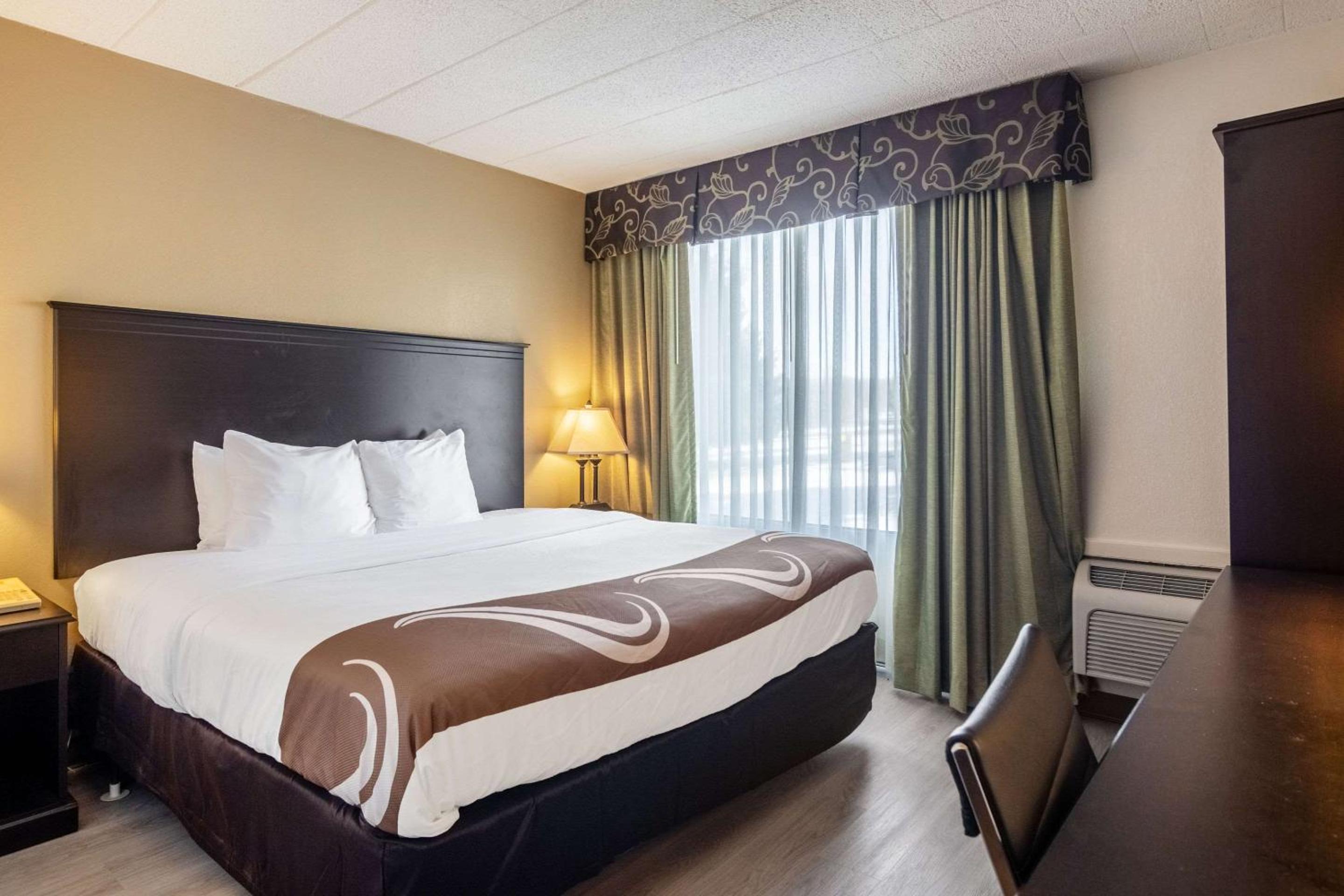 King Room - Accessible/Non-Smoking - Photo 2