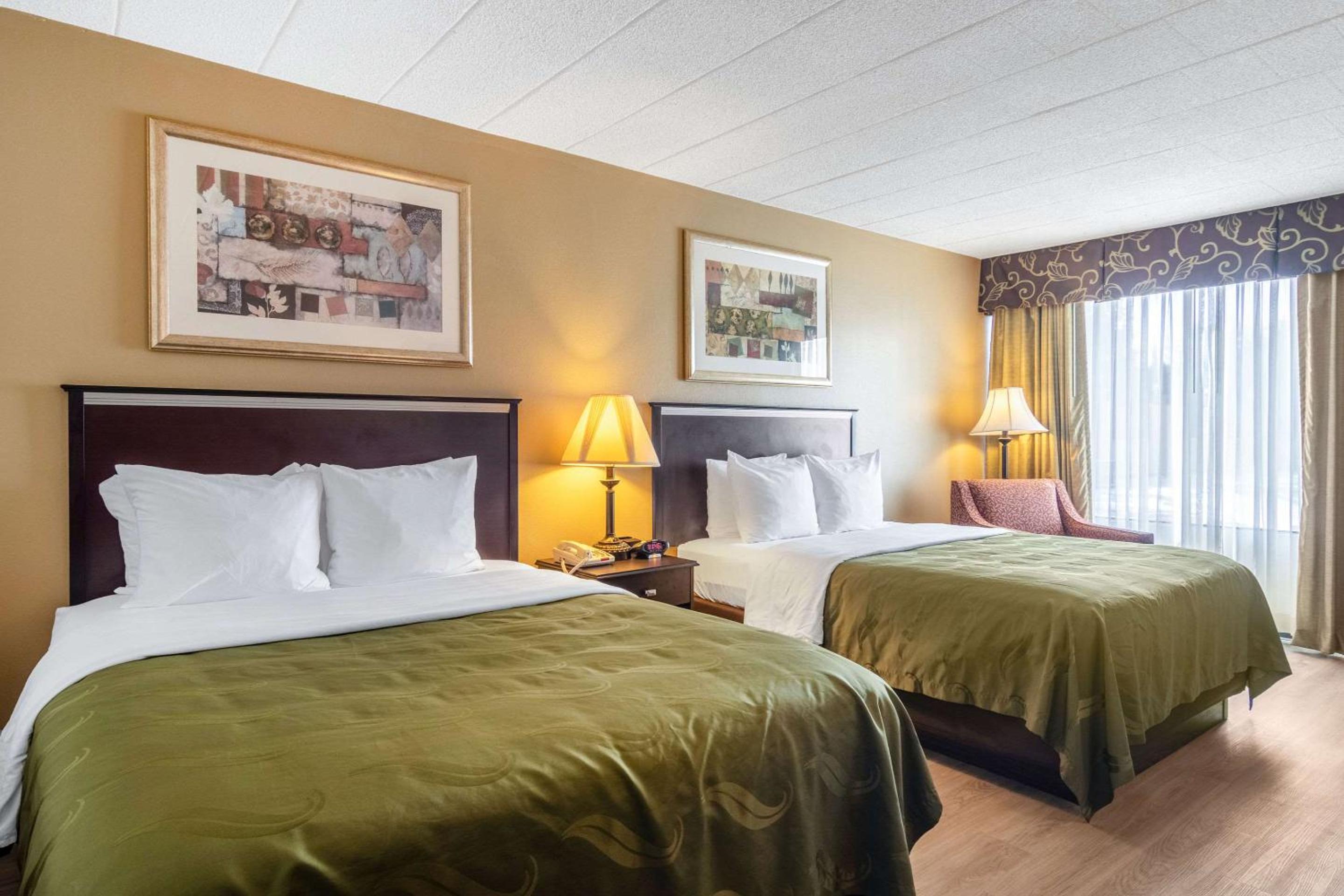 Deluxe Queen Room with Two Queen Beds - Non-Smoking - Photo 1