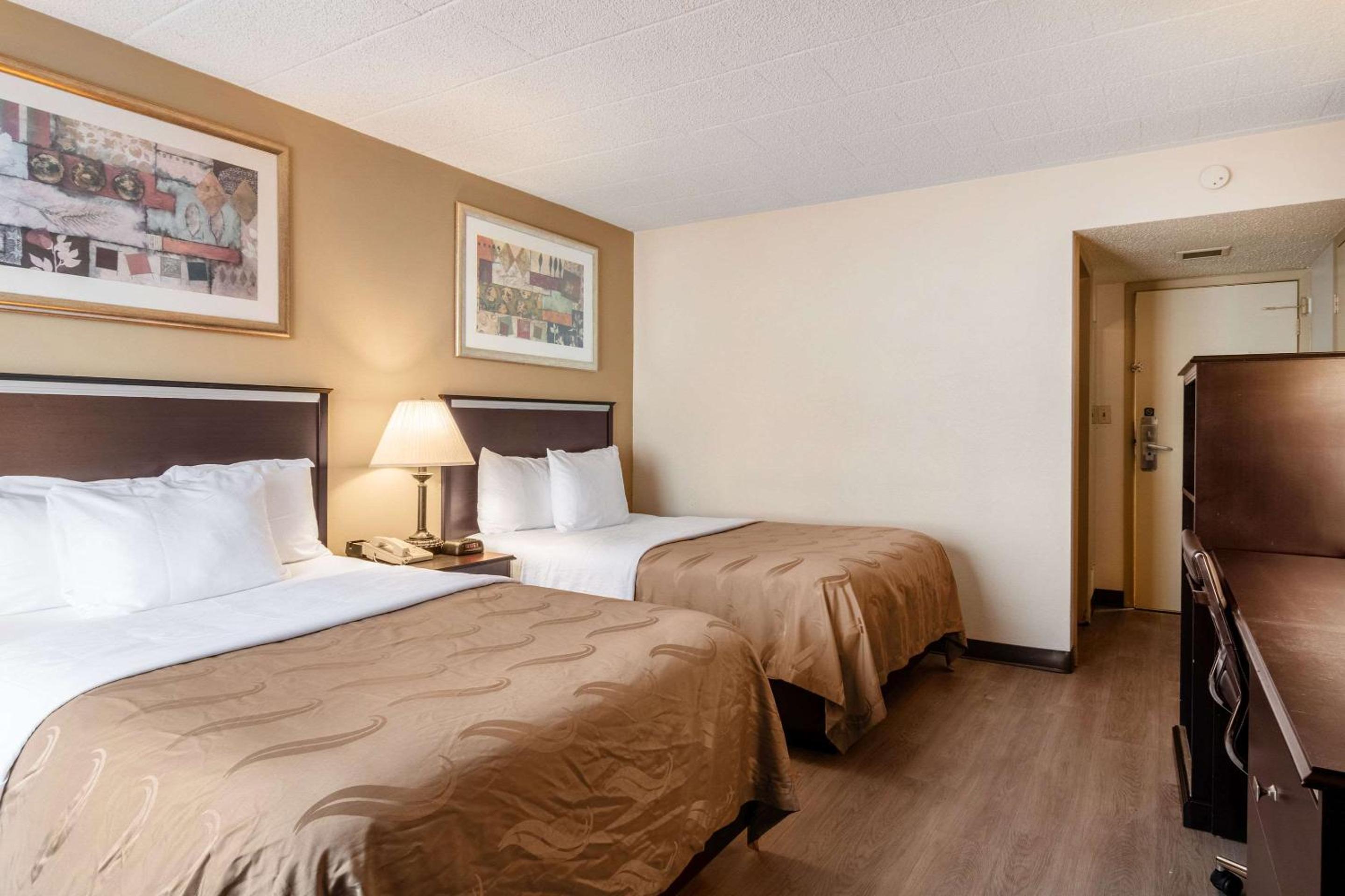 Deluxe Double Room with Two Double Beds - Non-Smoking - Photo 1
