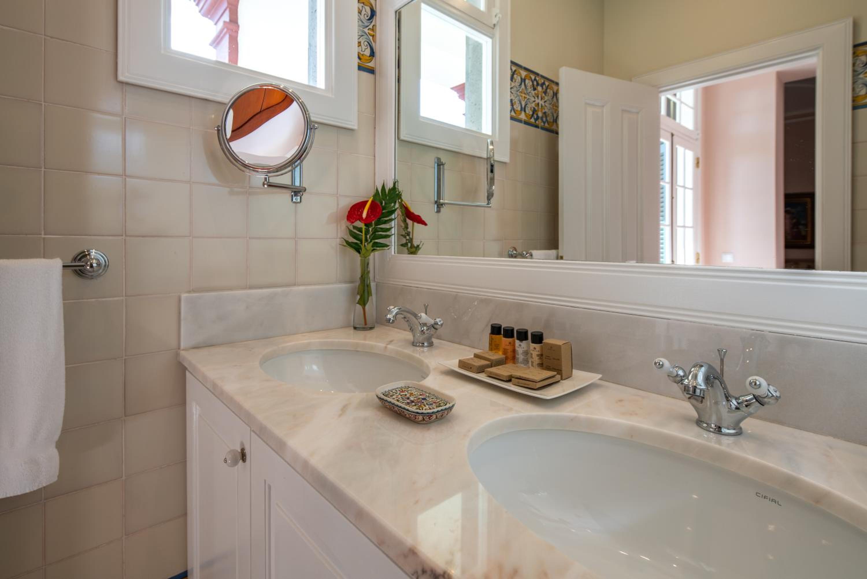 Heritage Junior Suite - Photo 16