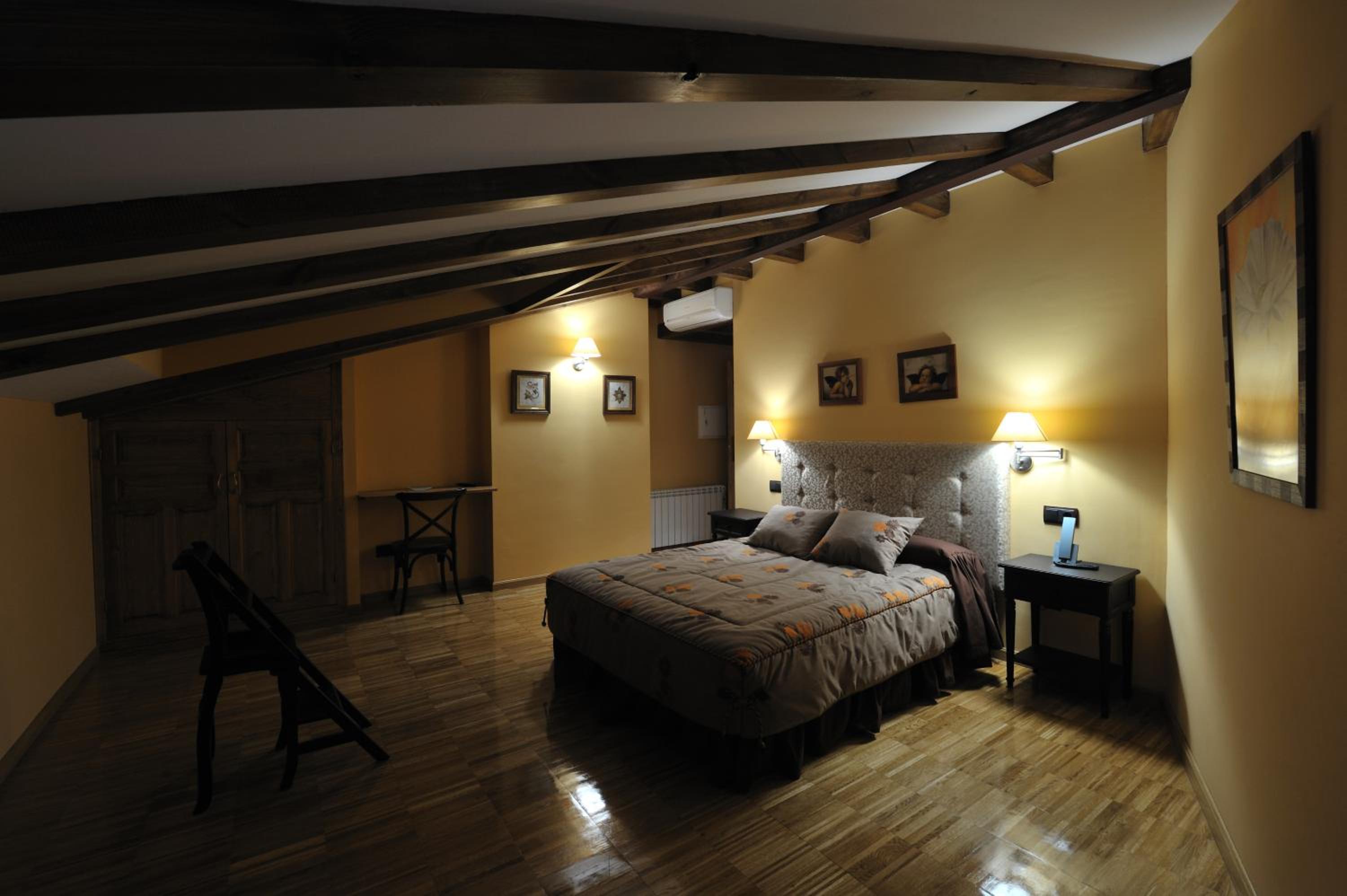 Double Room with Shower photo 3
