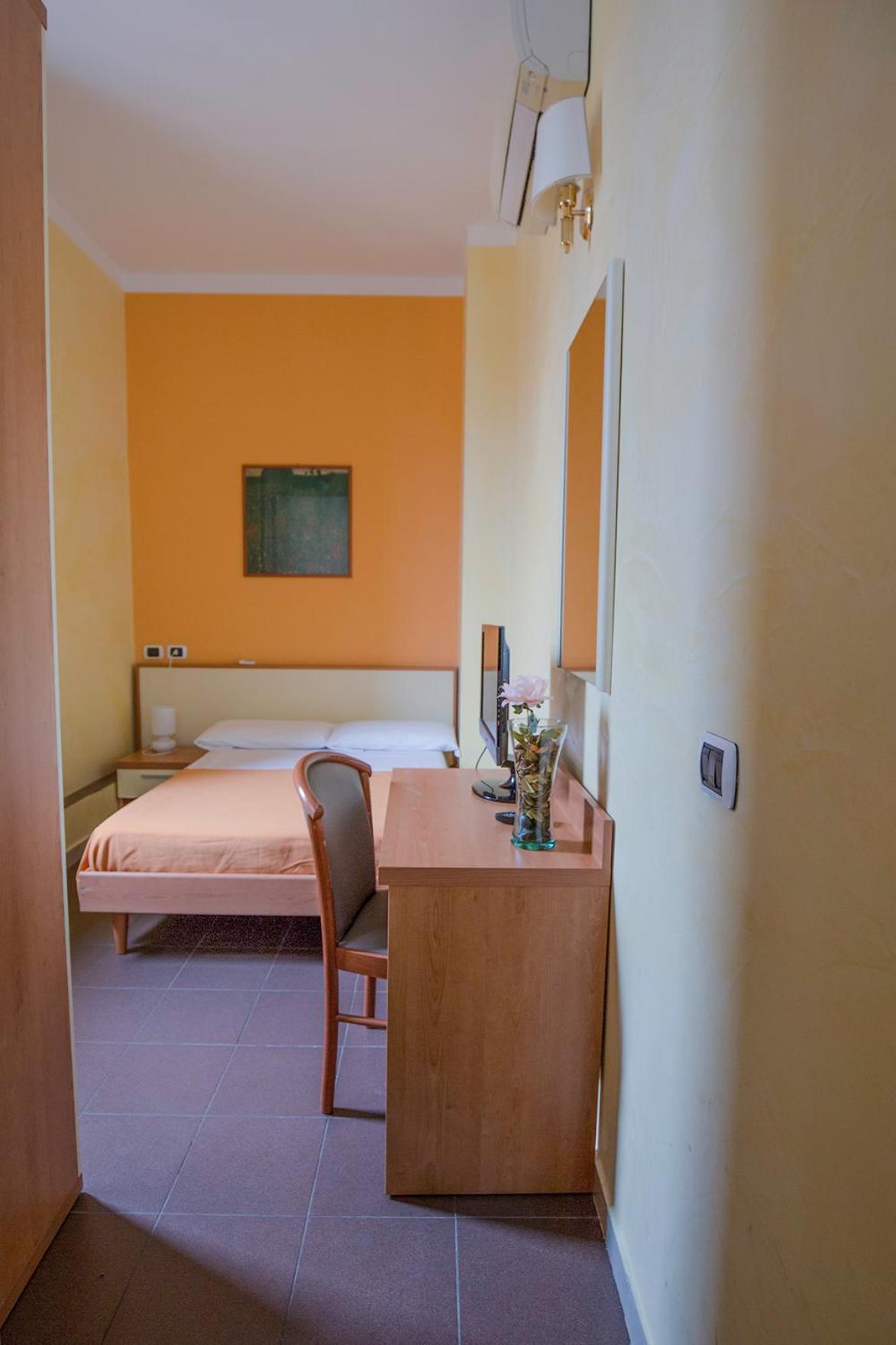 Single Room photo 1