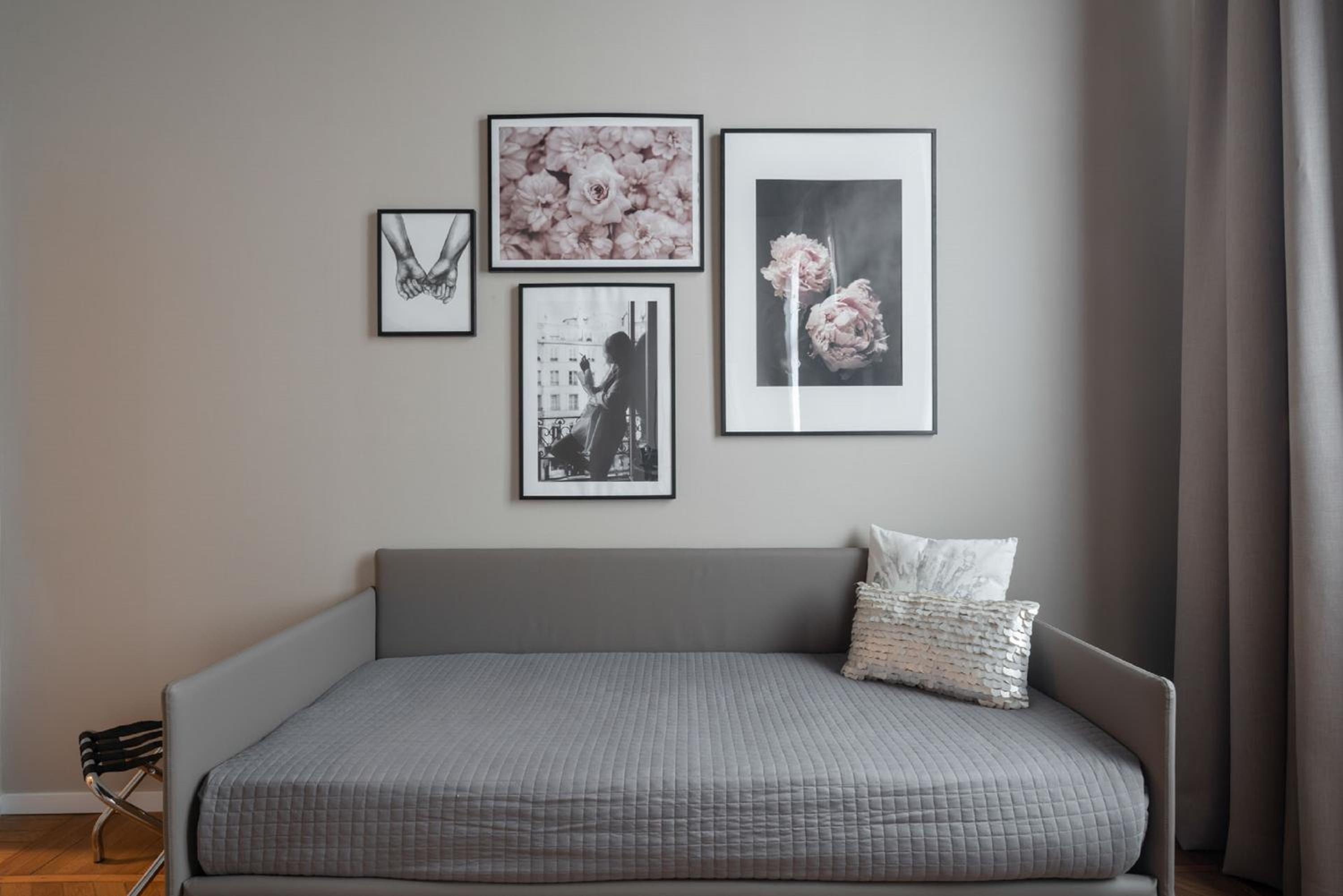 Deluxe Junior Suite with Canal View thumbnail 5
