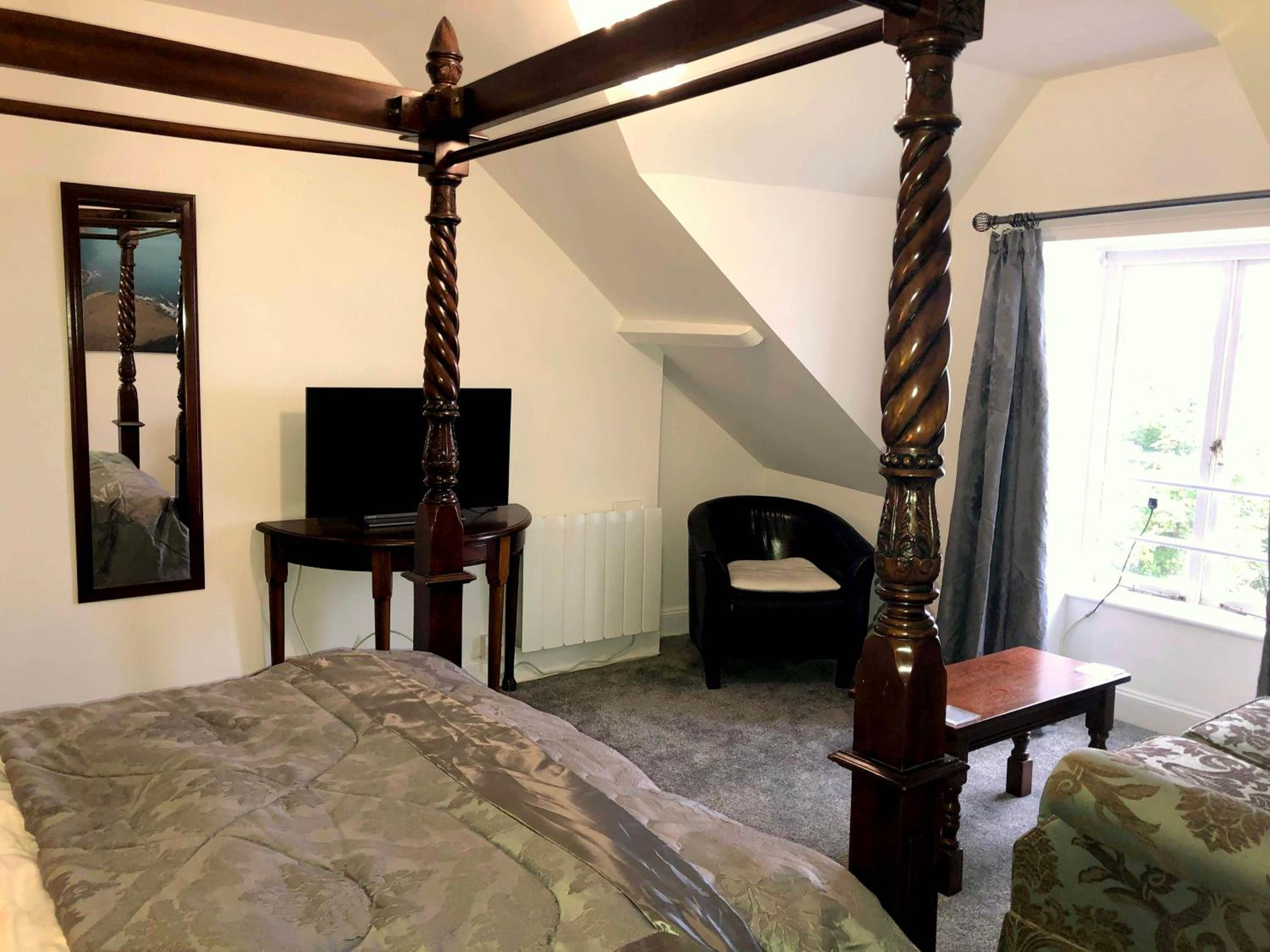 Superior Suite with Sea View - Photo 4