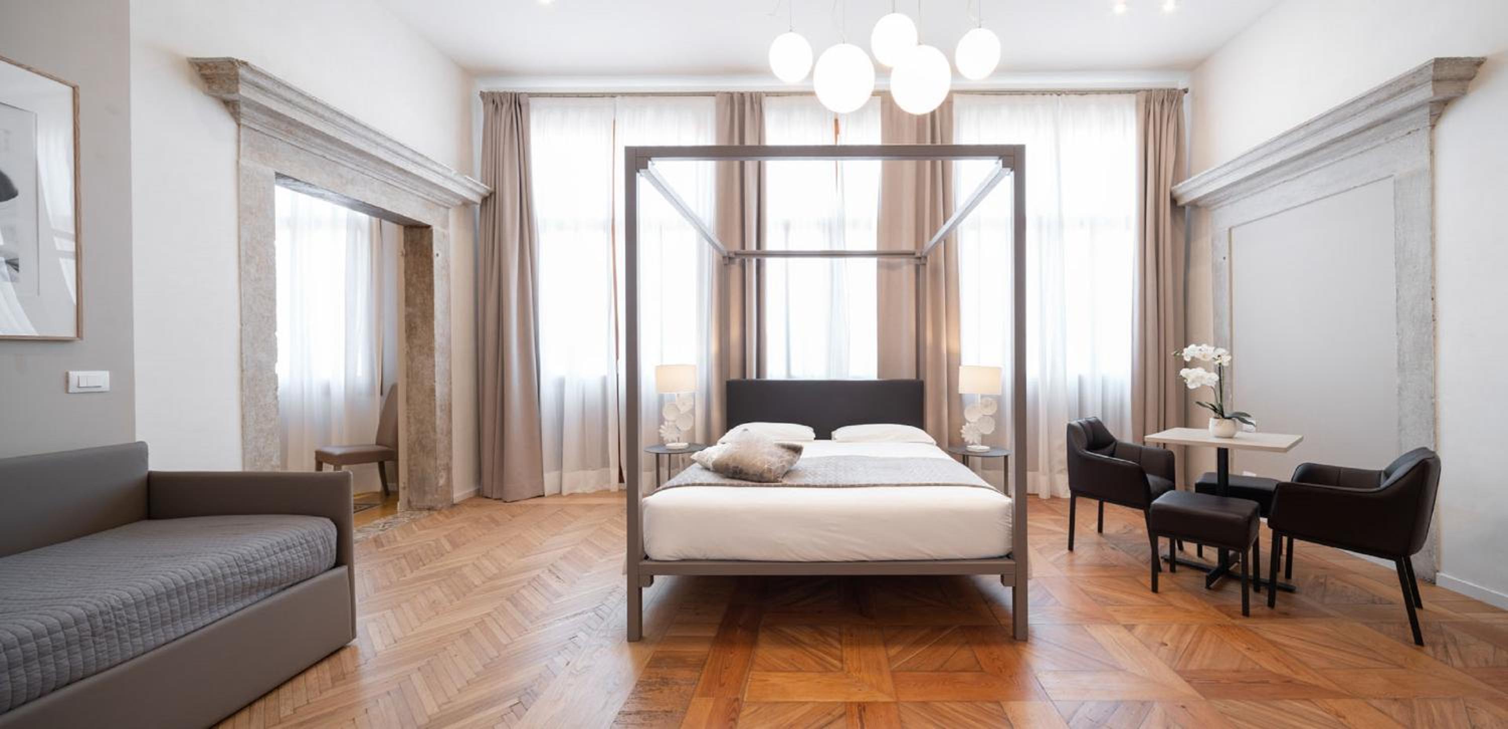 Superior Suite with Canal View