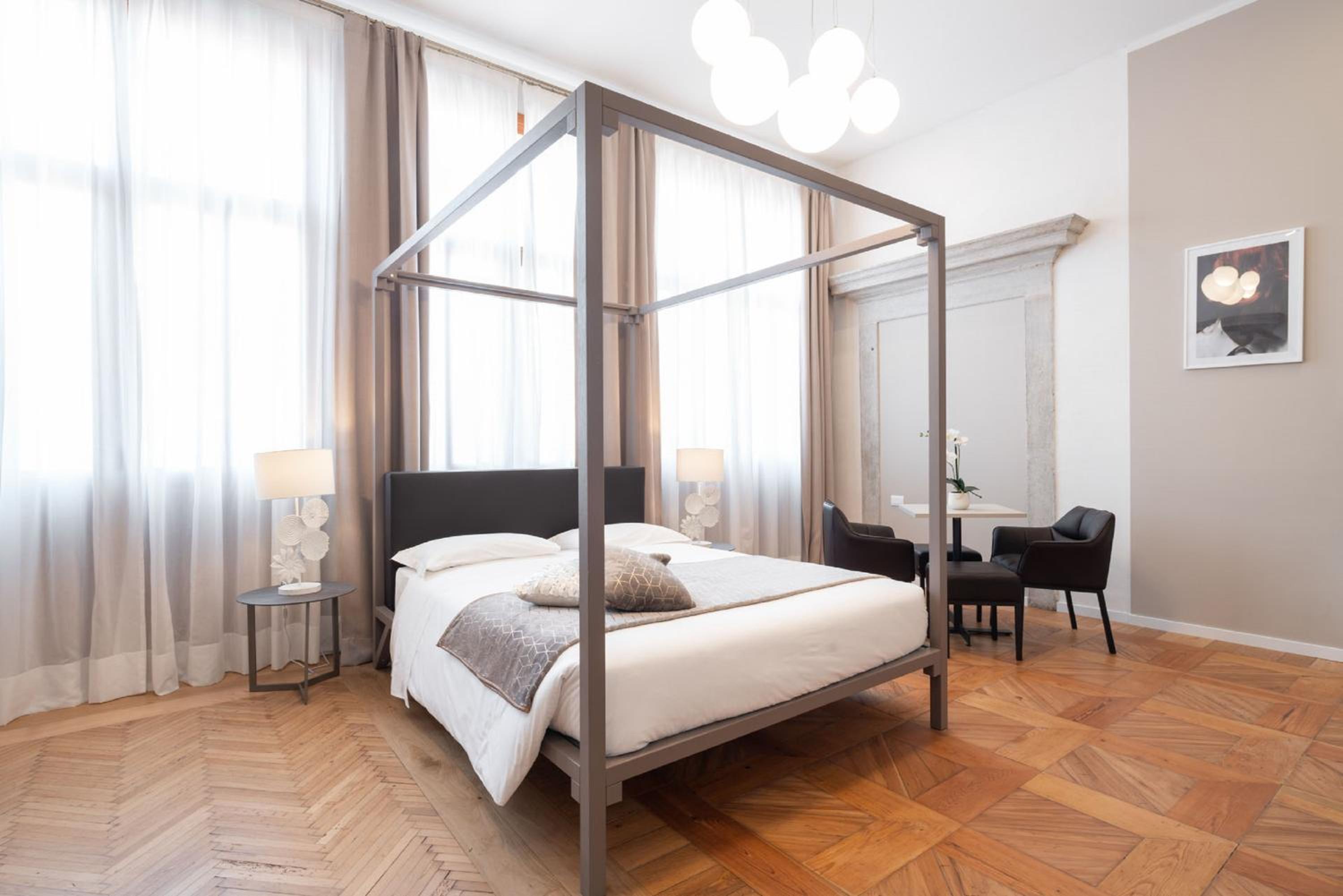 Superior Suite with Canal View