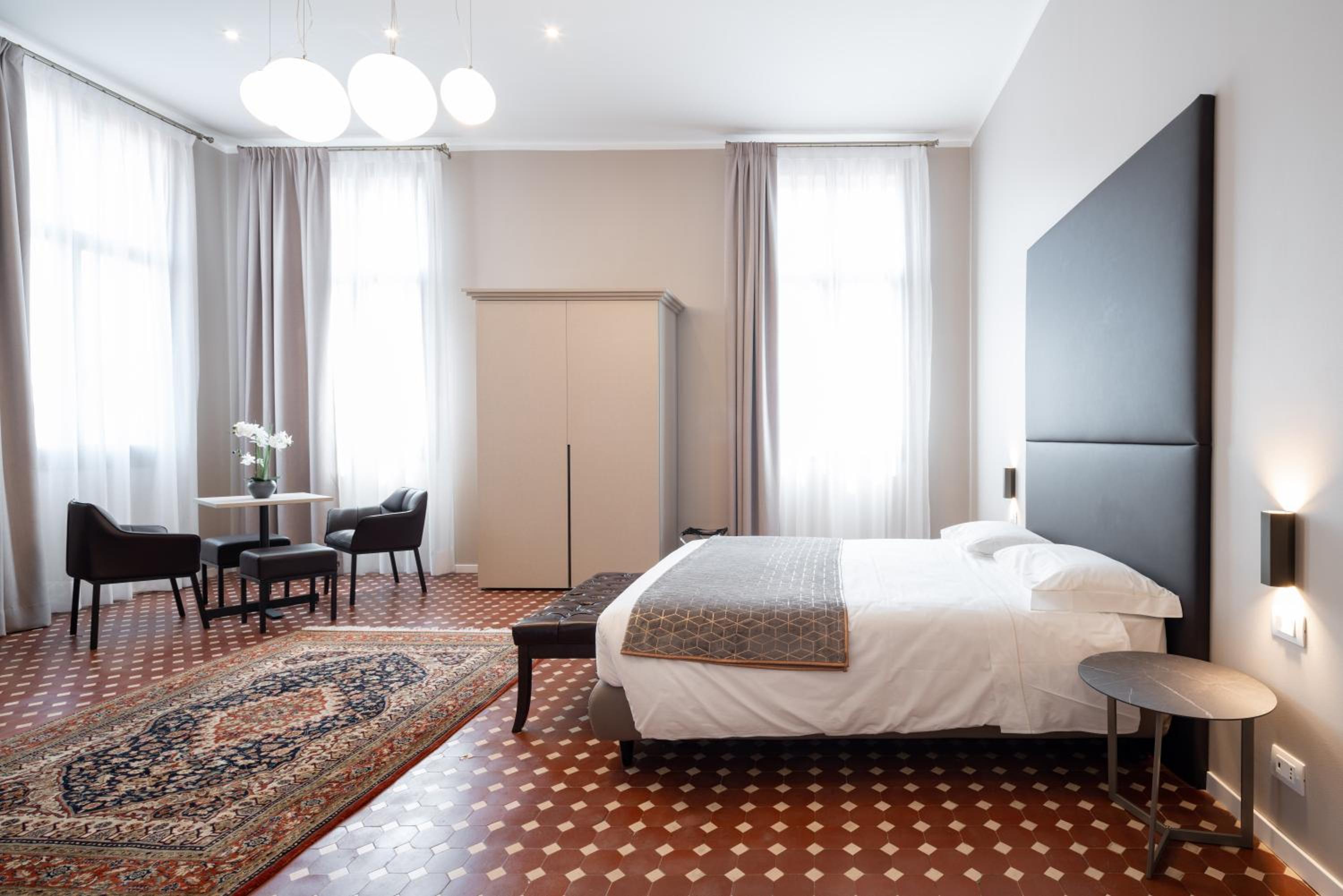 Junior Suite Superior Historical Room