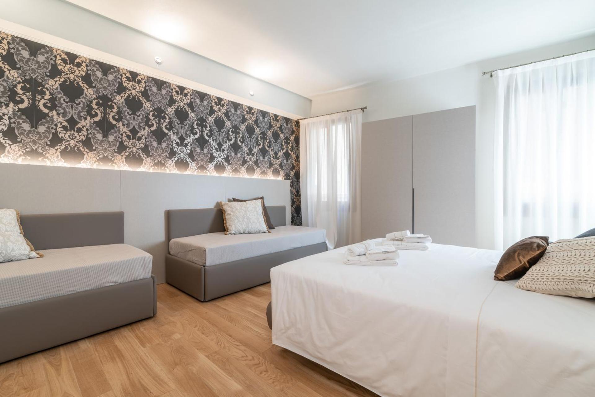 Luxury Triple Room photo 2