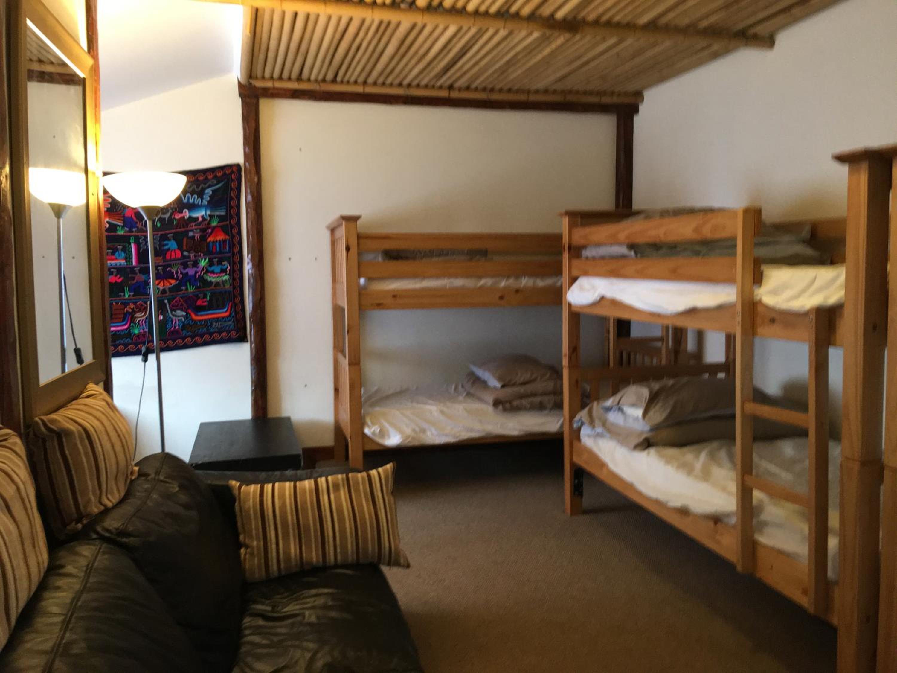 10-Bed Mixed Dormitory Room photo 1