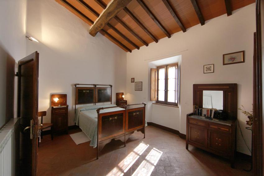 Three-Bedroom Apartment photo 2