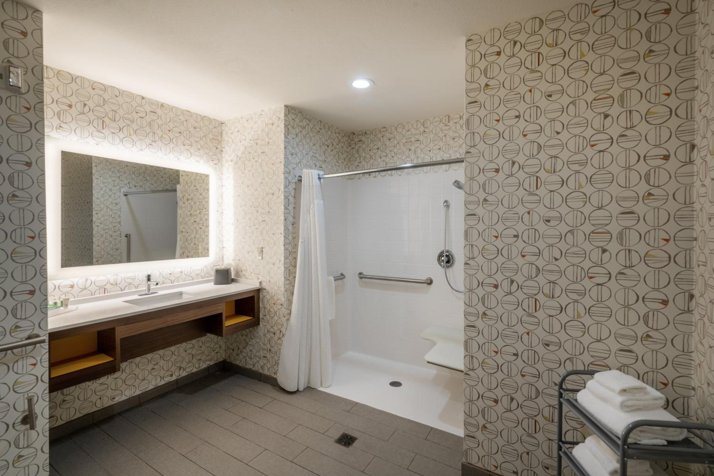 One-Bedroom King Suite - Mobility Accessible