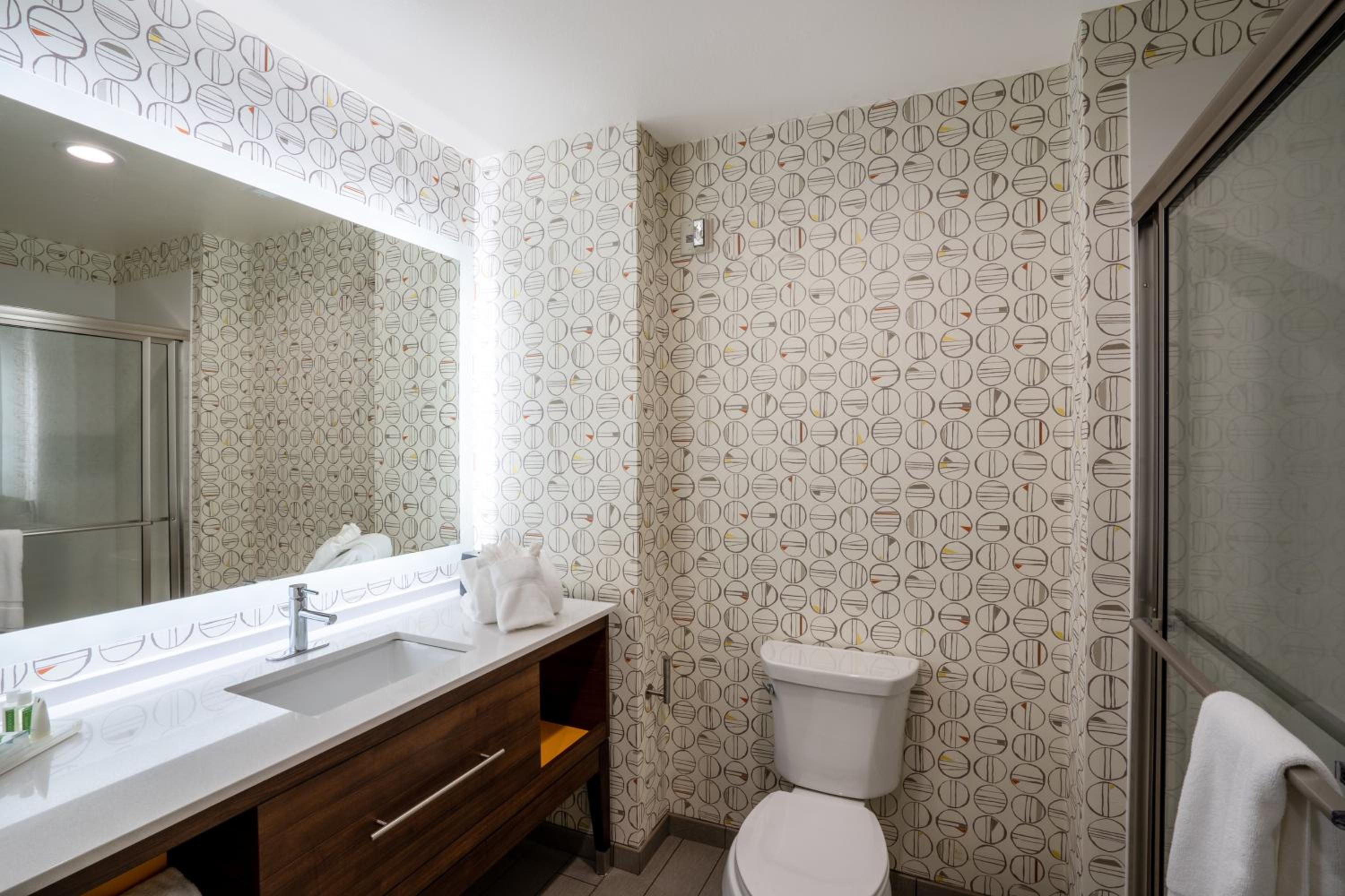 Executive King Room - Hearing Accessible - Non-Smoking photo 2