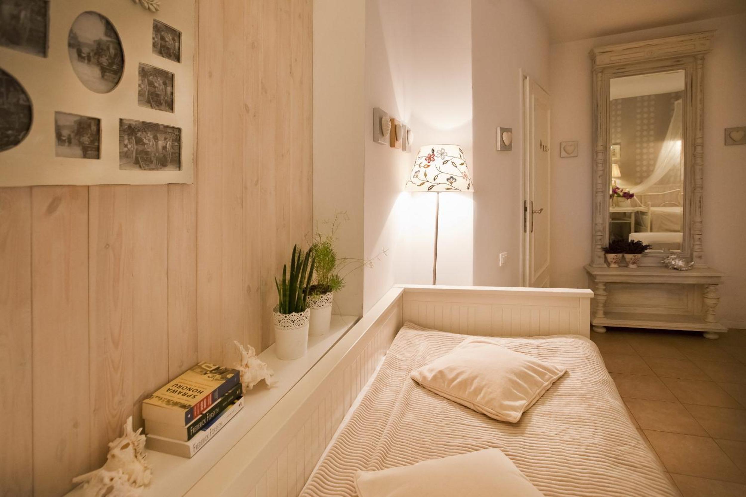 Twin Room - Photo 5