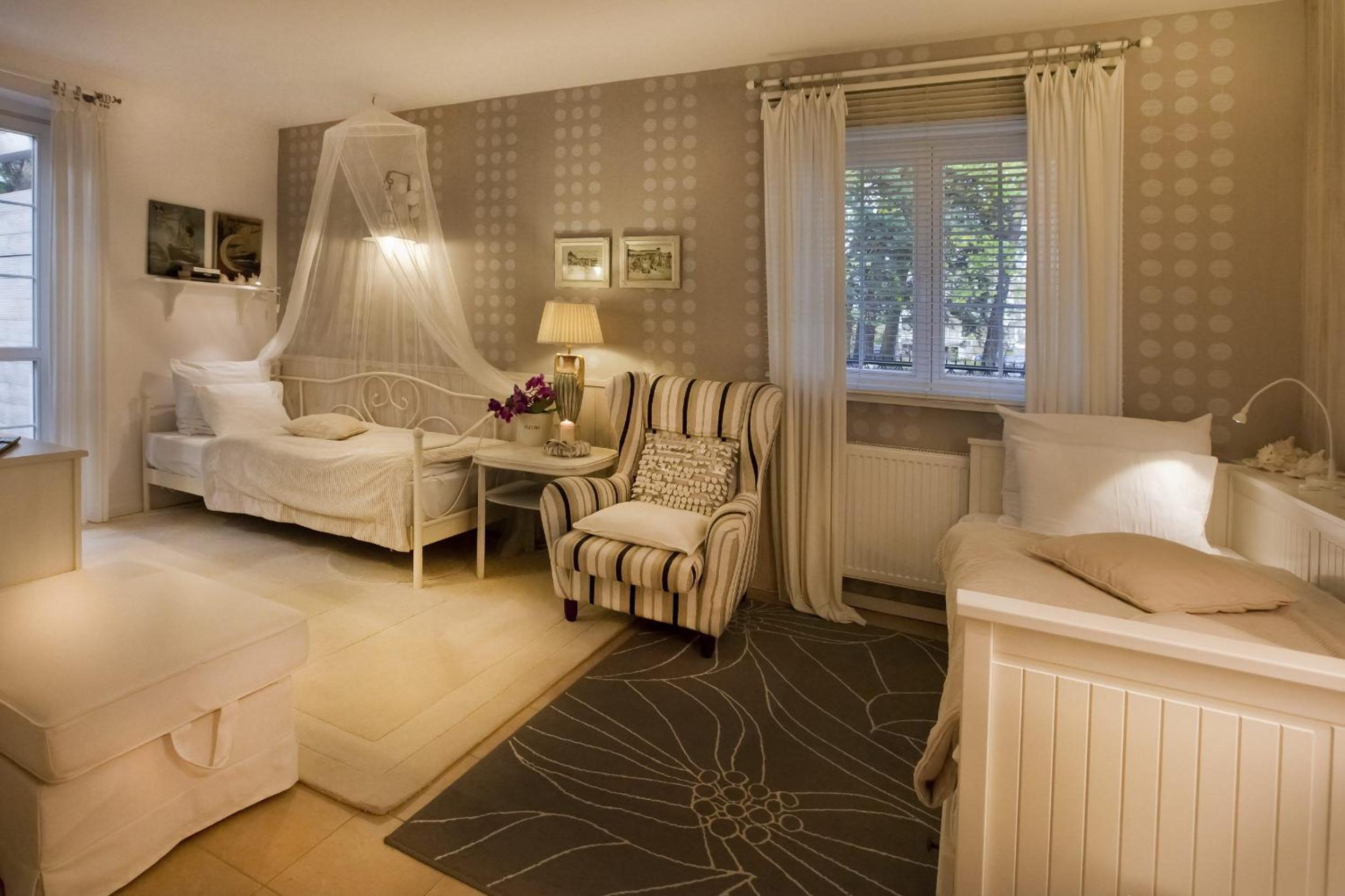Twin Room - Photo 1