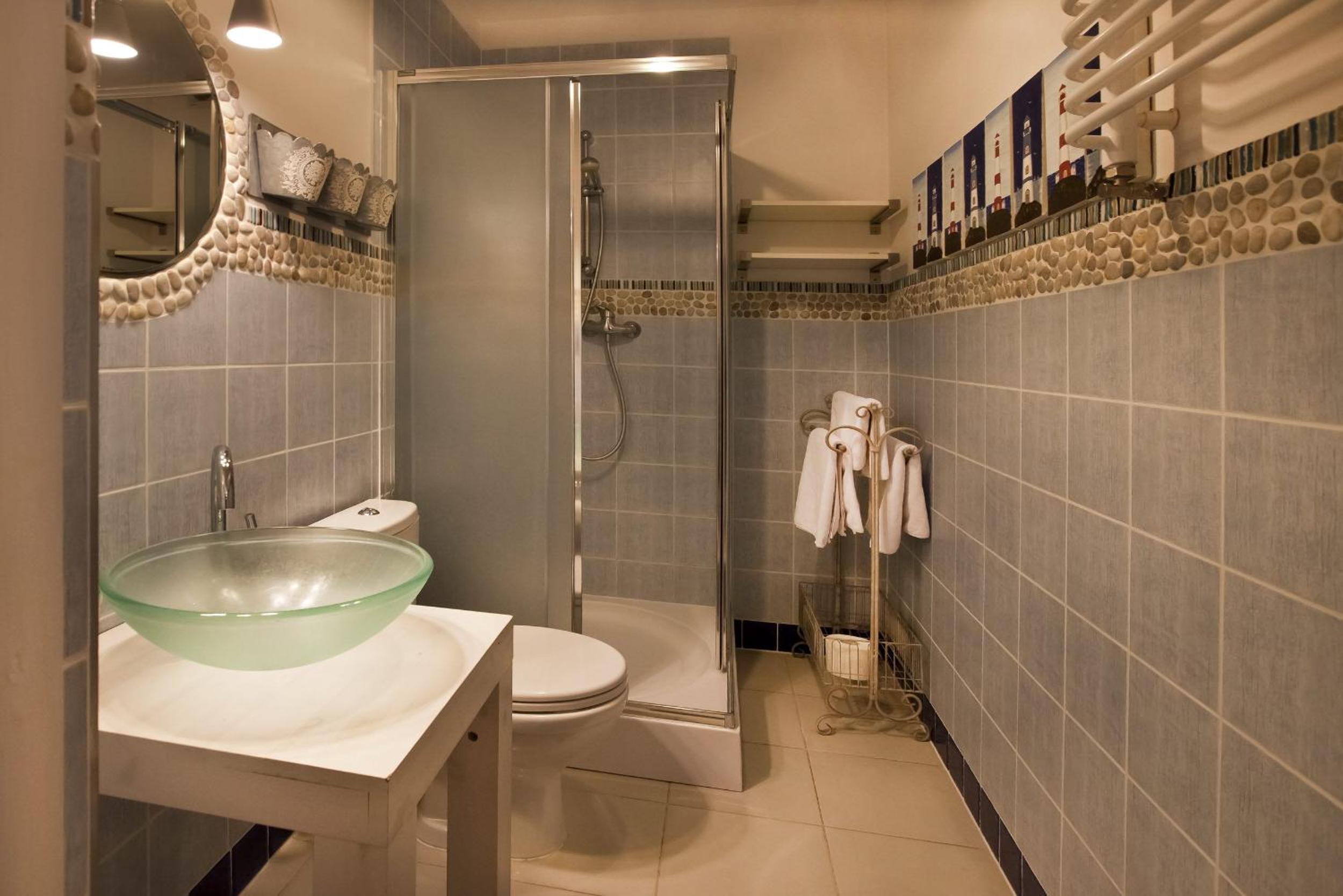 Double Room - Photo 11