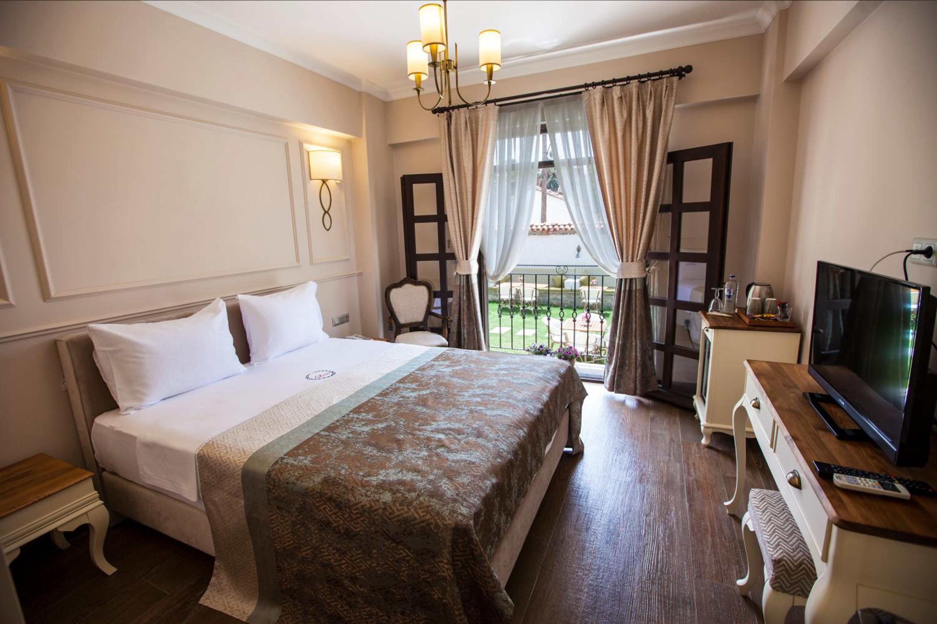 Deluxe Double or Twin Room with Garden View - Photo 1