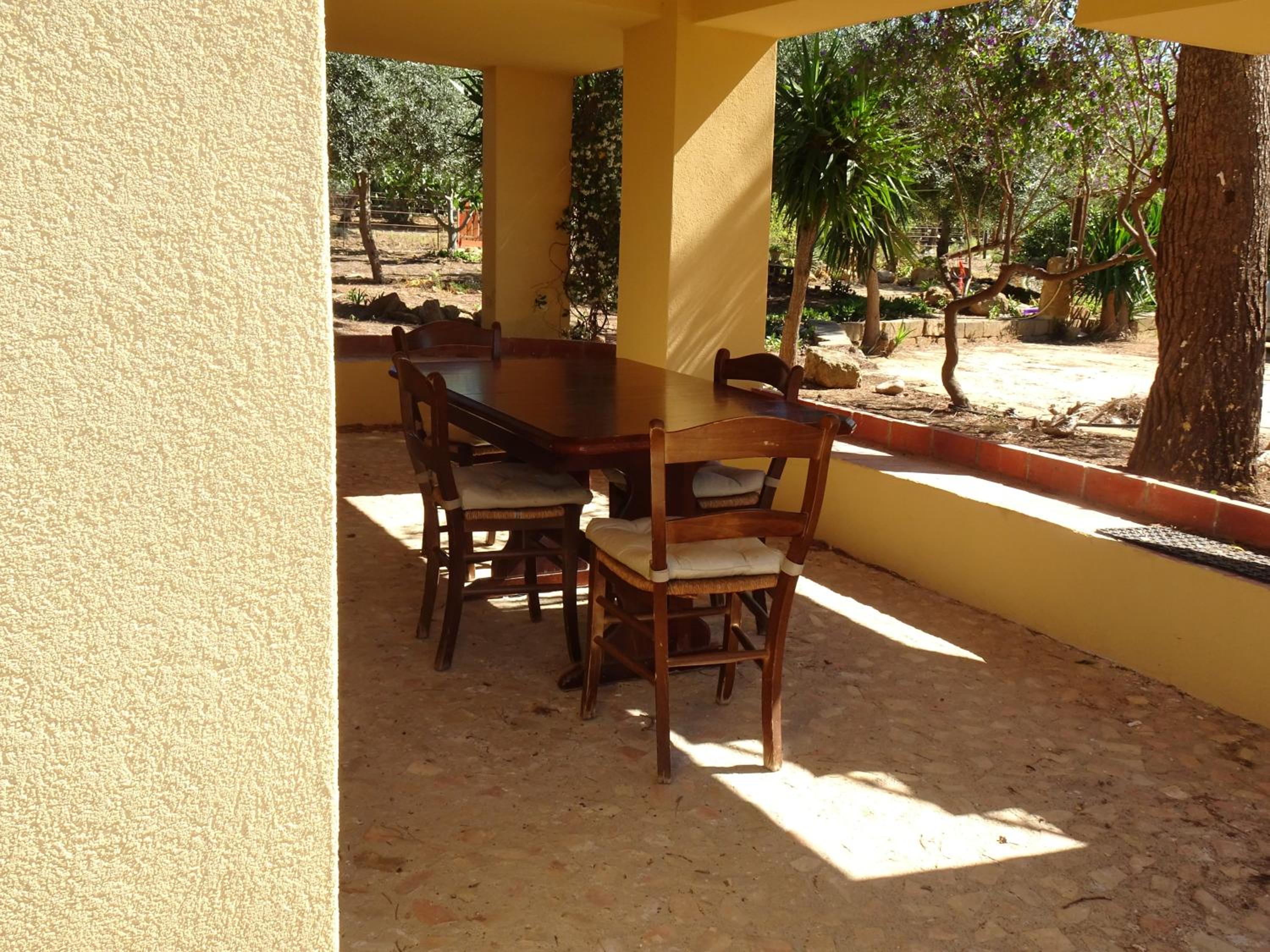 Quadruple Room with Garden View - Photo 4