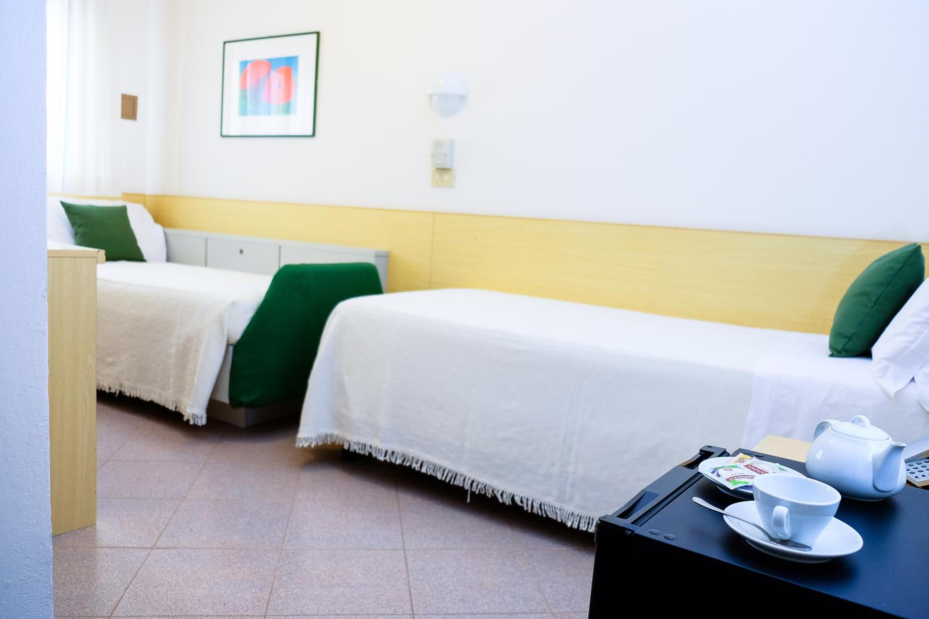 Small Double or Twin Room - Photo 2