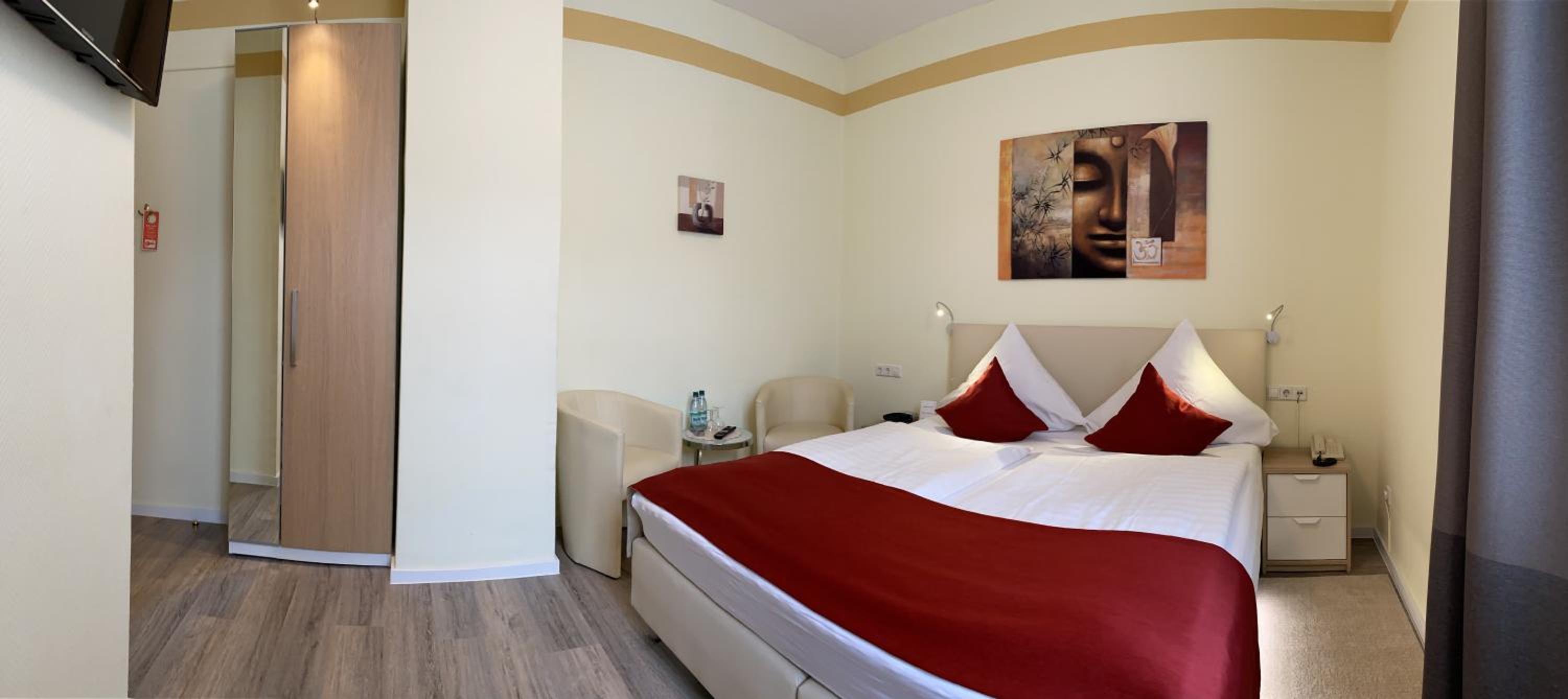 Small Economy Double Room with Private Bathroom photo 1