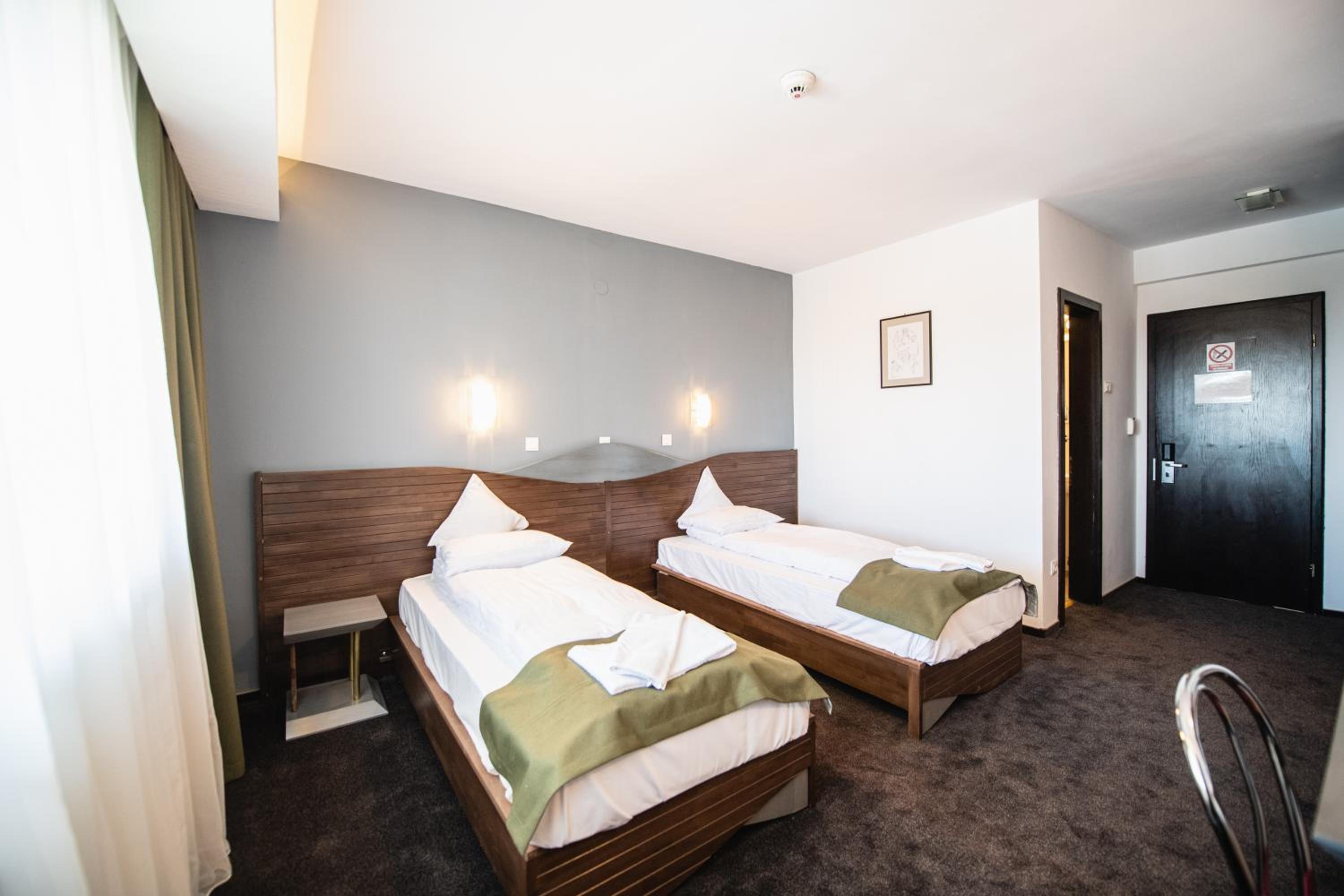 Double Room - Photo 9