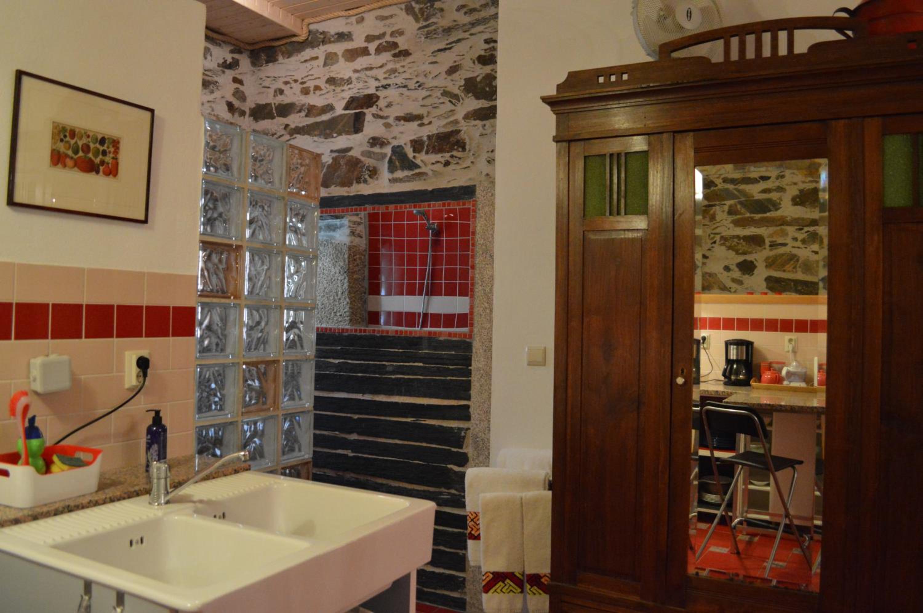 Standard Studio - Photo 6