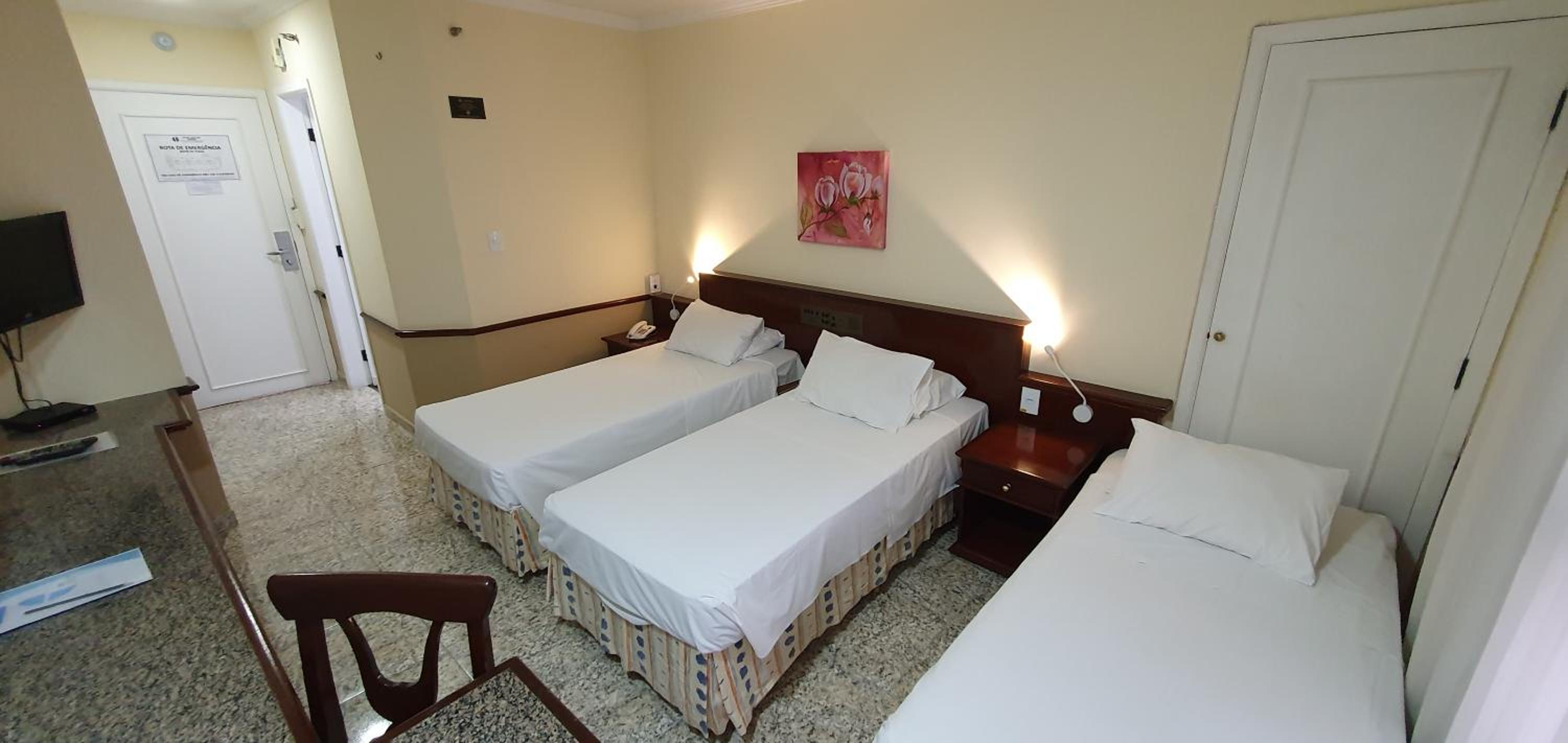 Standard Twin Room photo 2