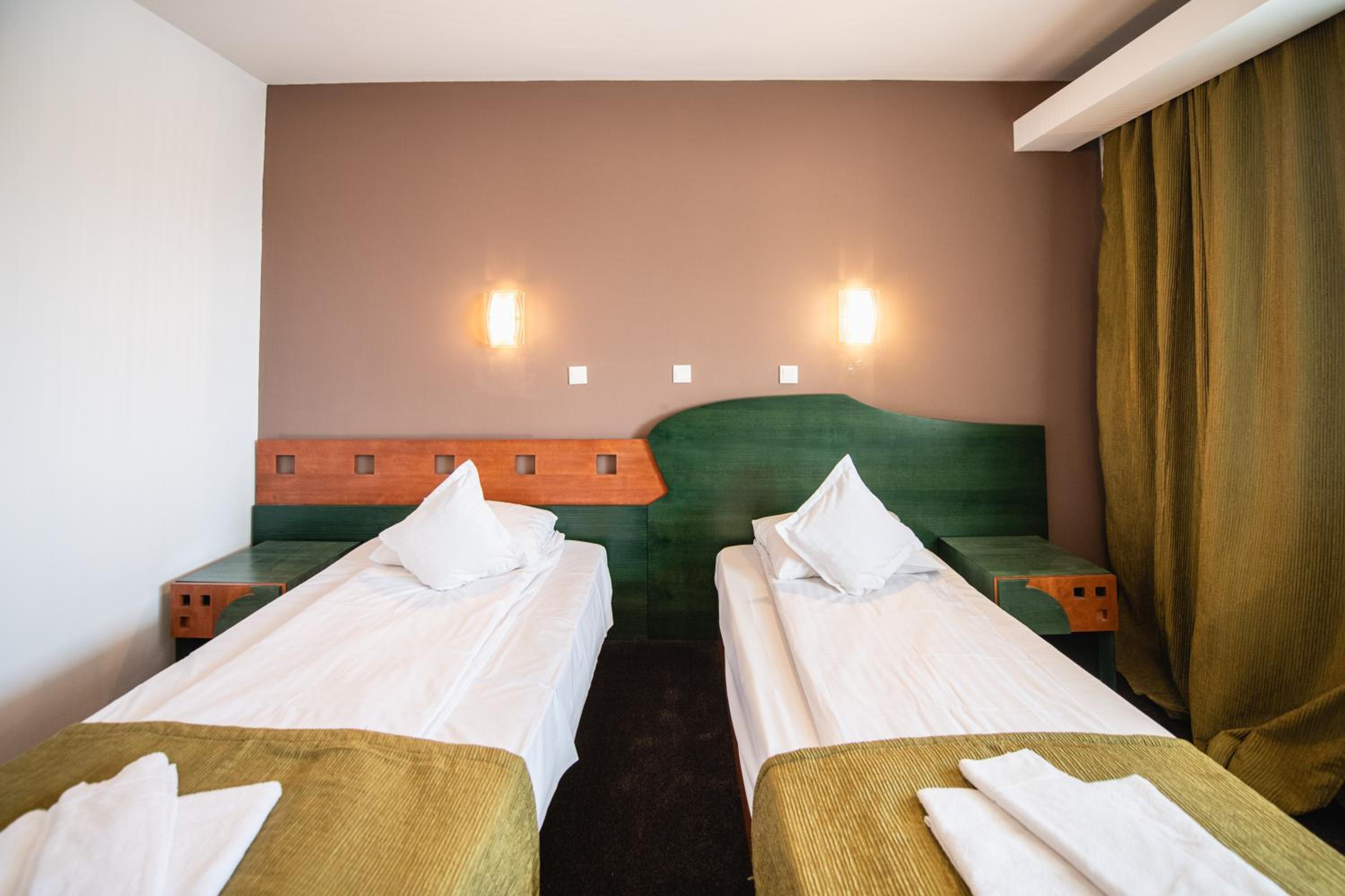 Double Room - Photo 5