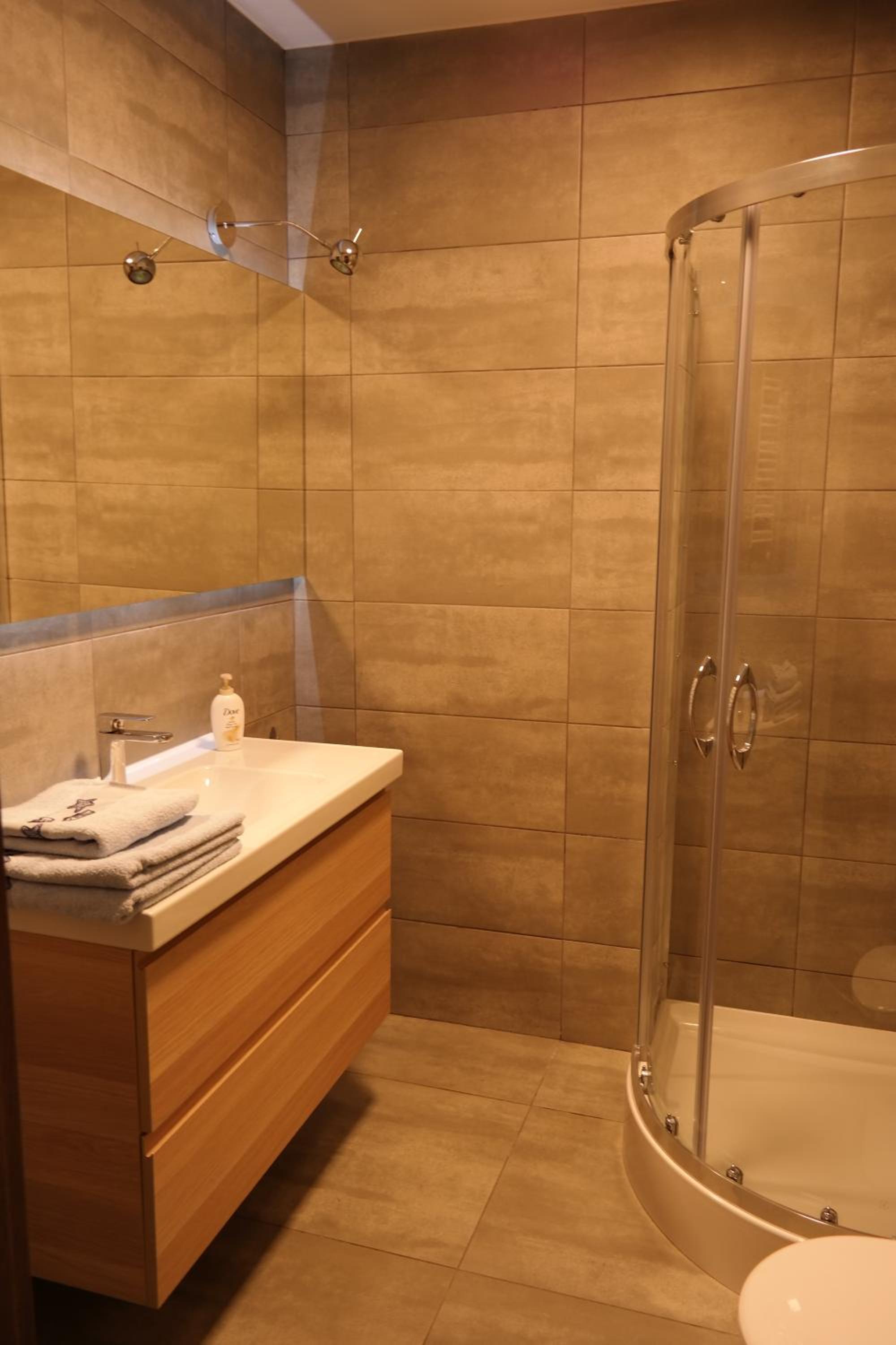 One-Bedroom Apartment - Photo 4