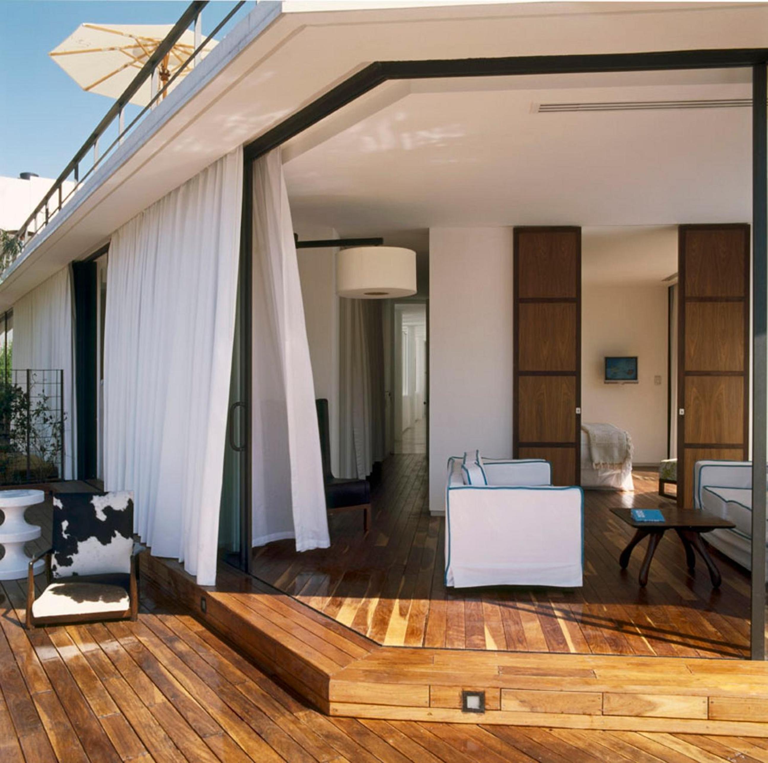 Suite - Photo 3