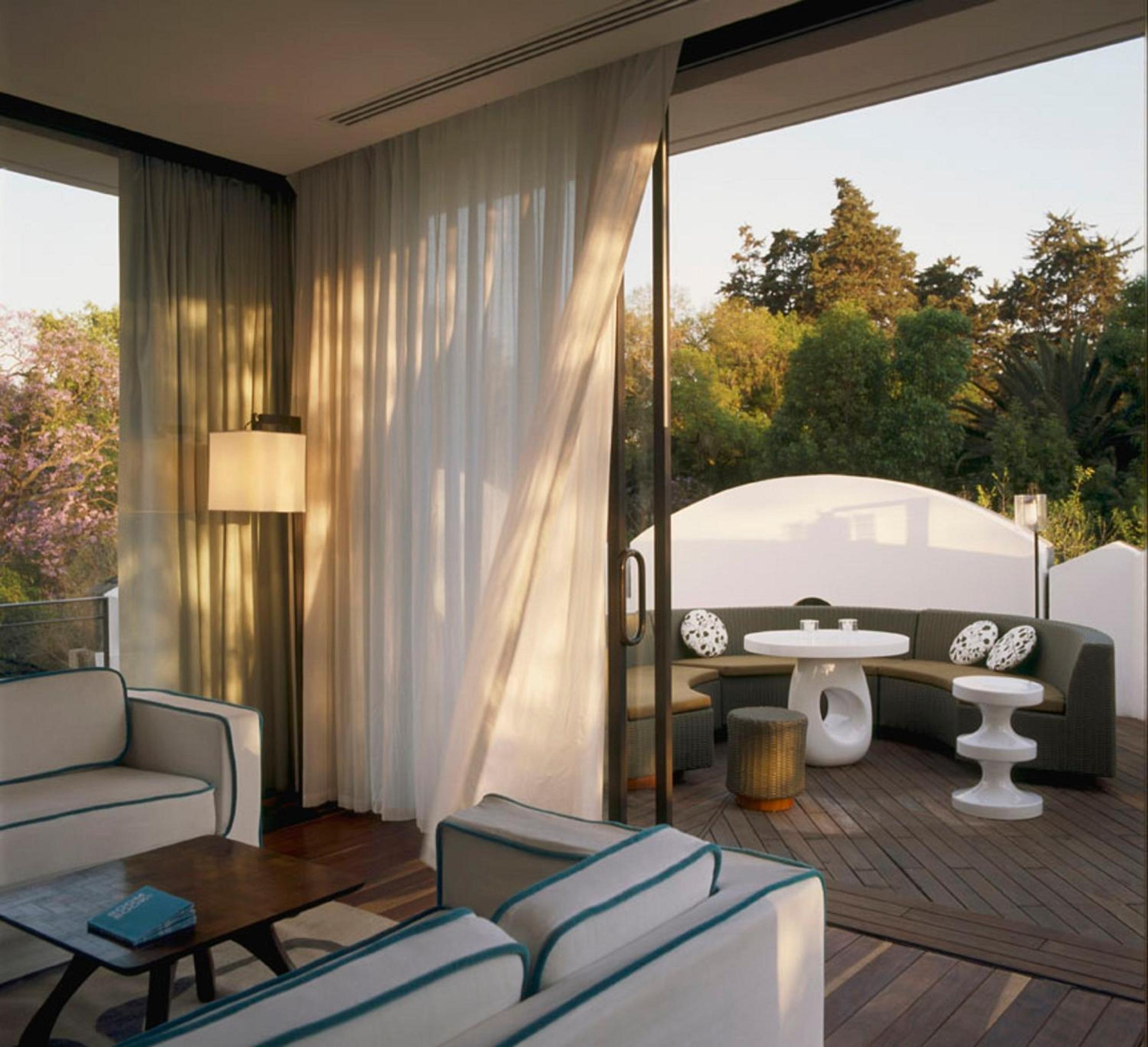 Suite - Photo 2