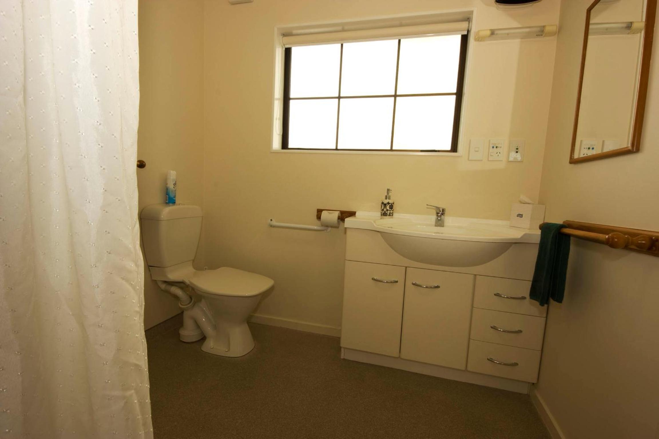 One-Bedroom Apartment - Ground Floor photo 3