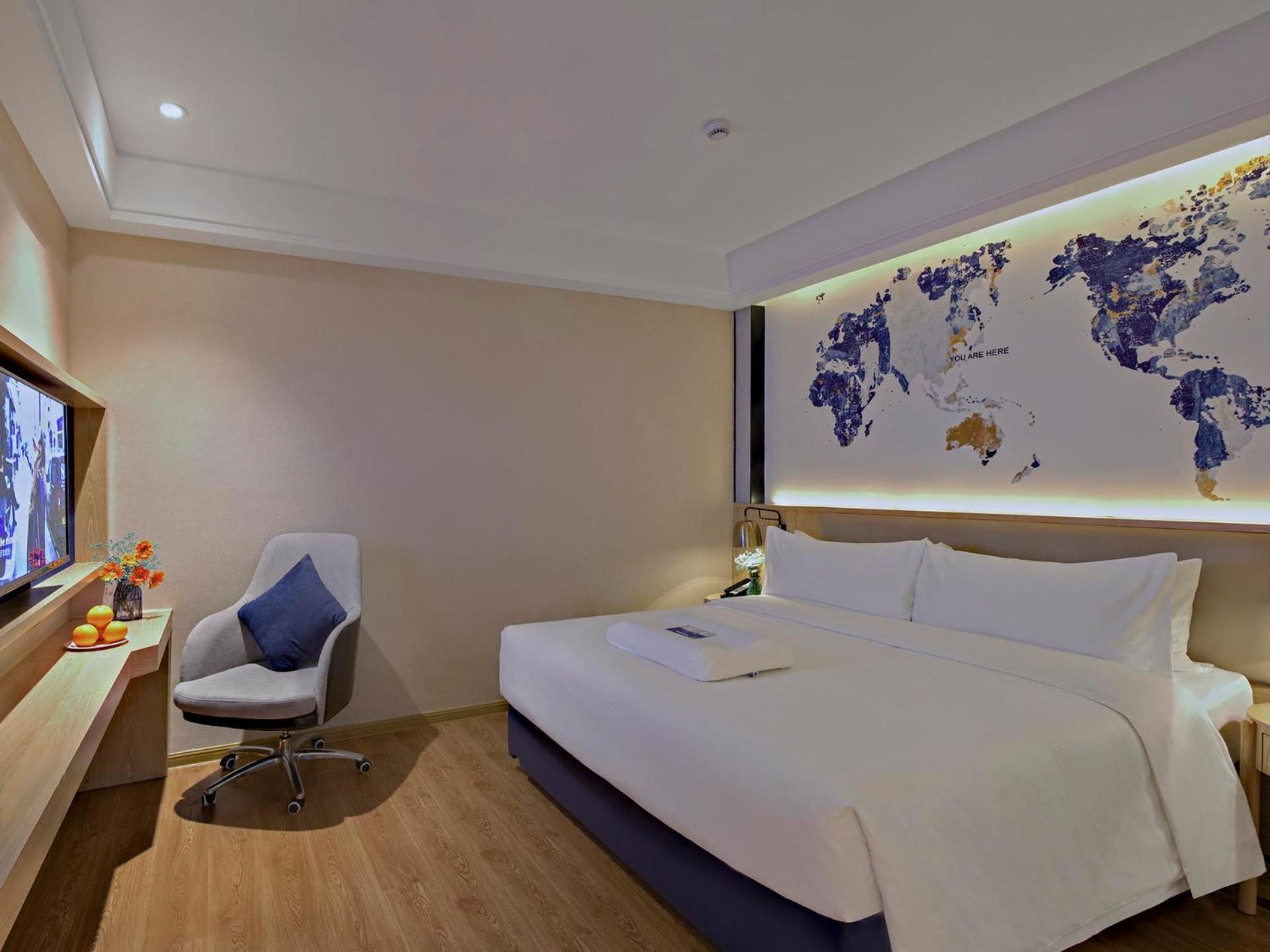 Guest Room with King Bed