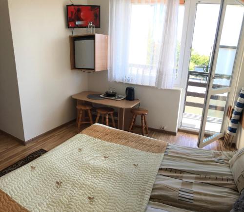 Triple Room with Balcony photo 2