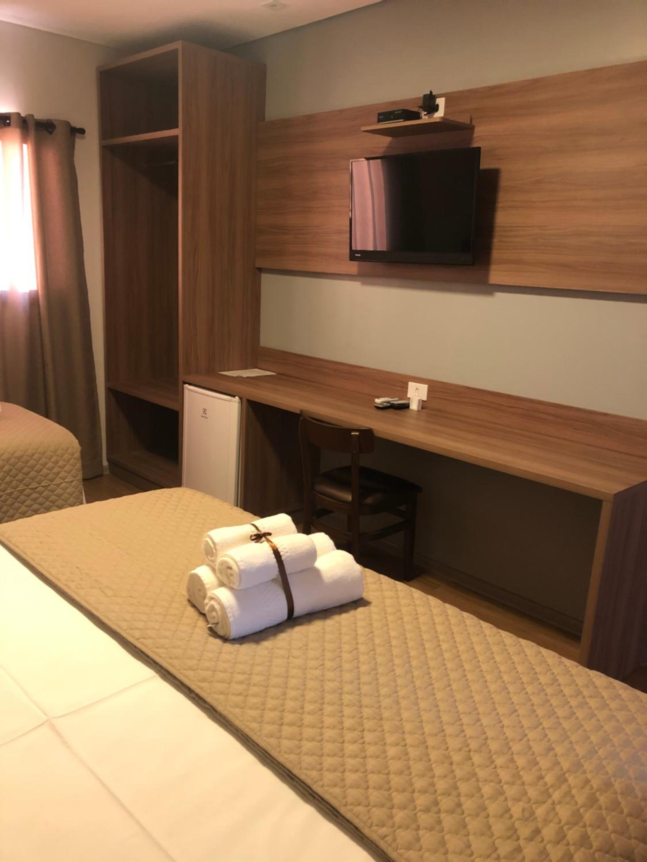 Family Room - Photo 2