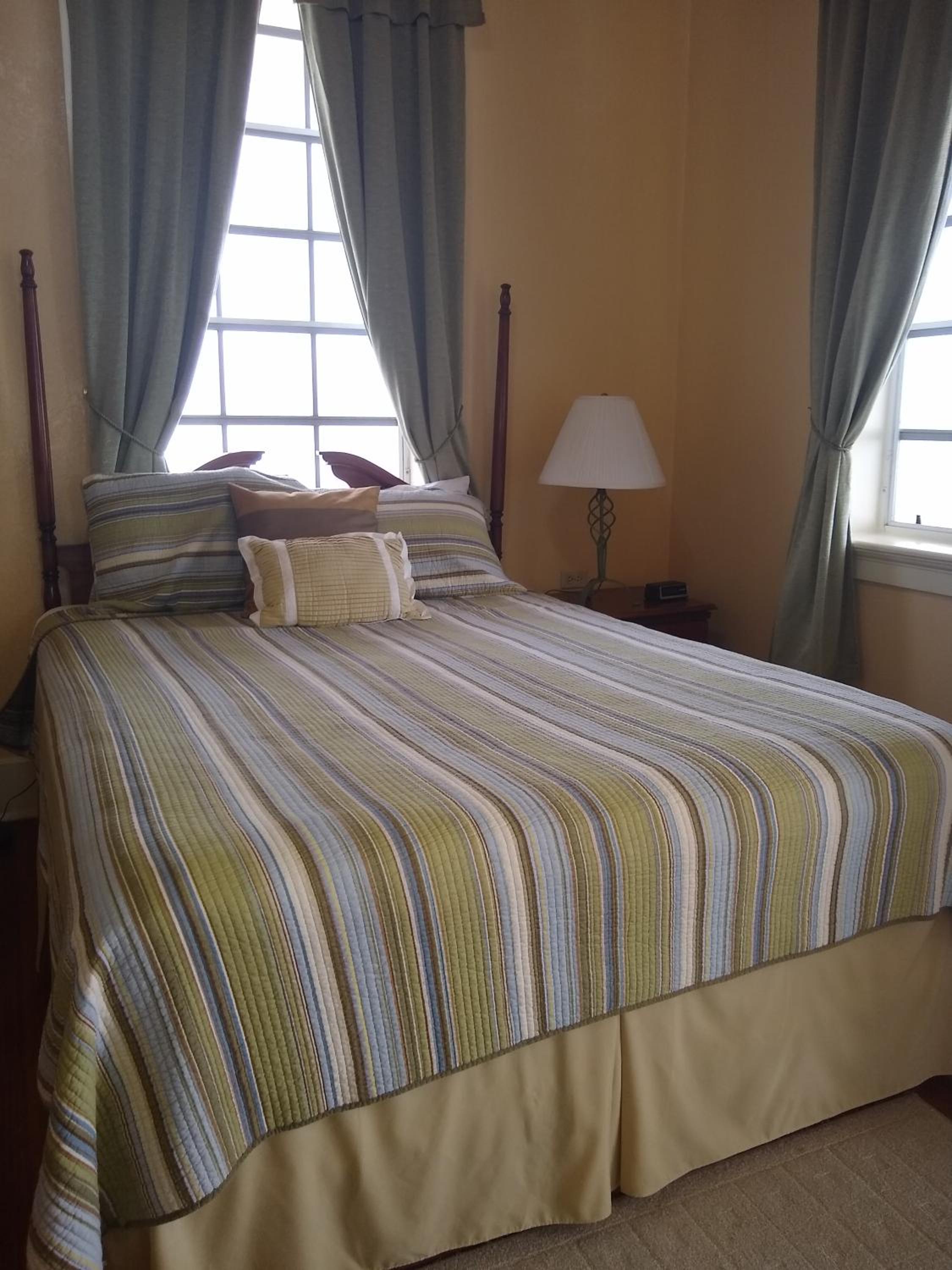 Superior Colonial Queen Room - 1 Queen Bed (Veranda Access) - Photo 5