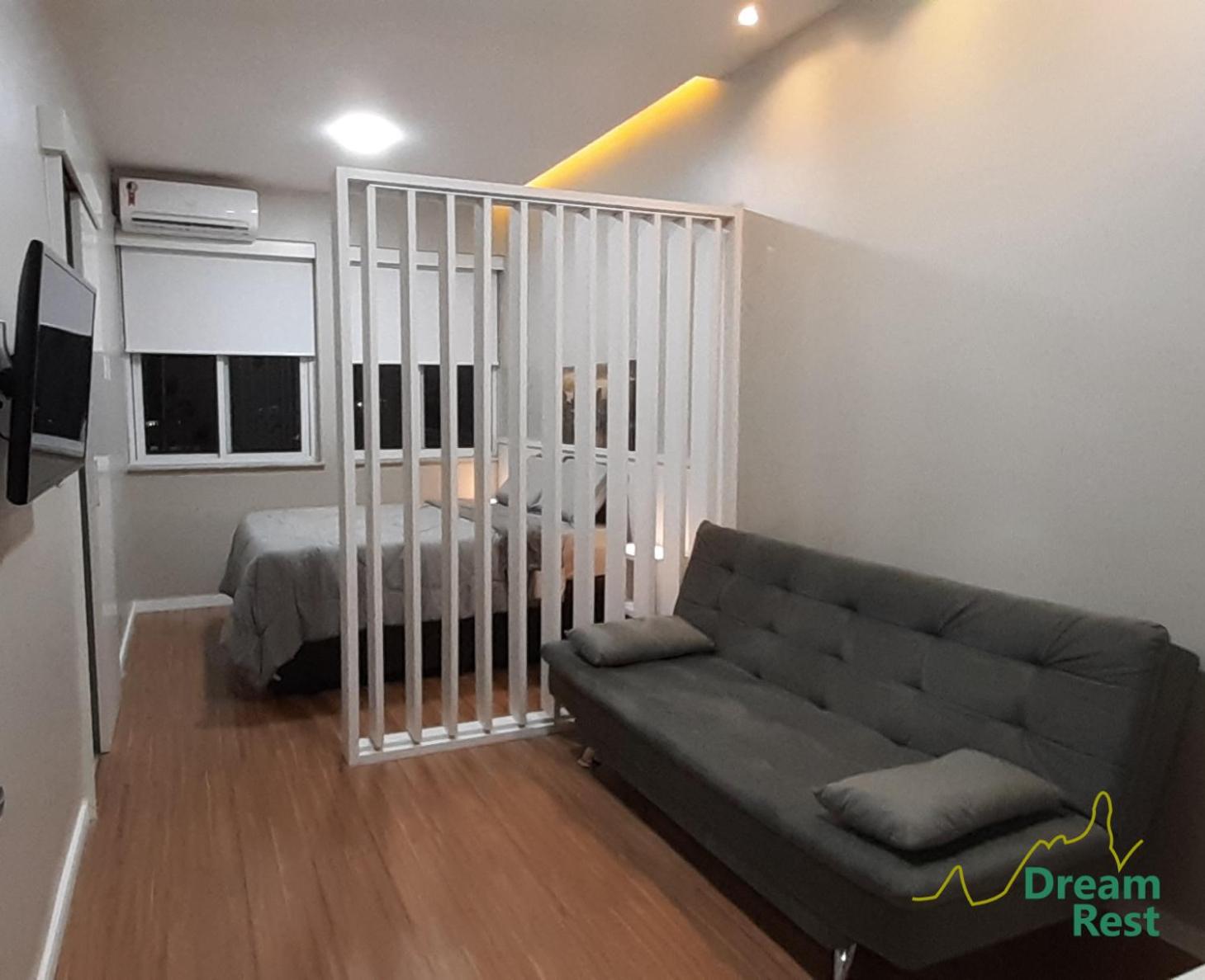One-Bedroom Apartment - Photo 1