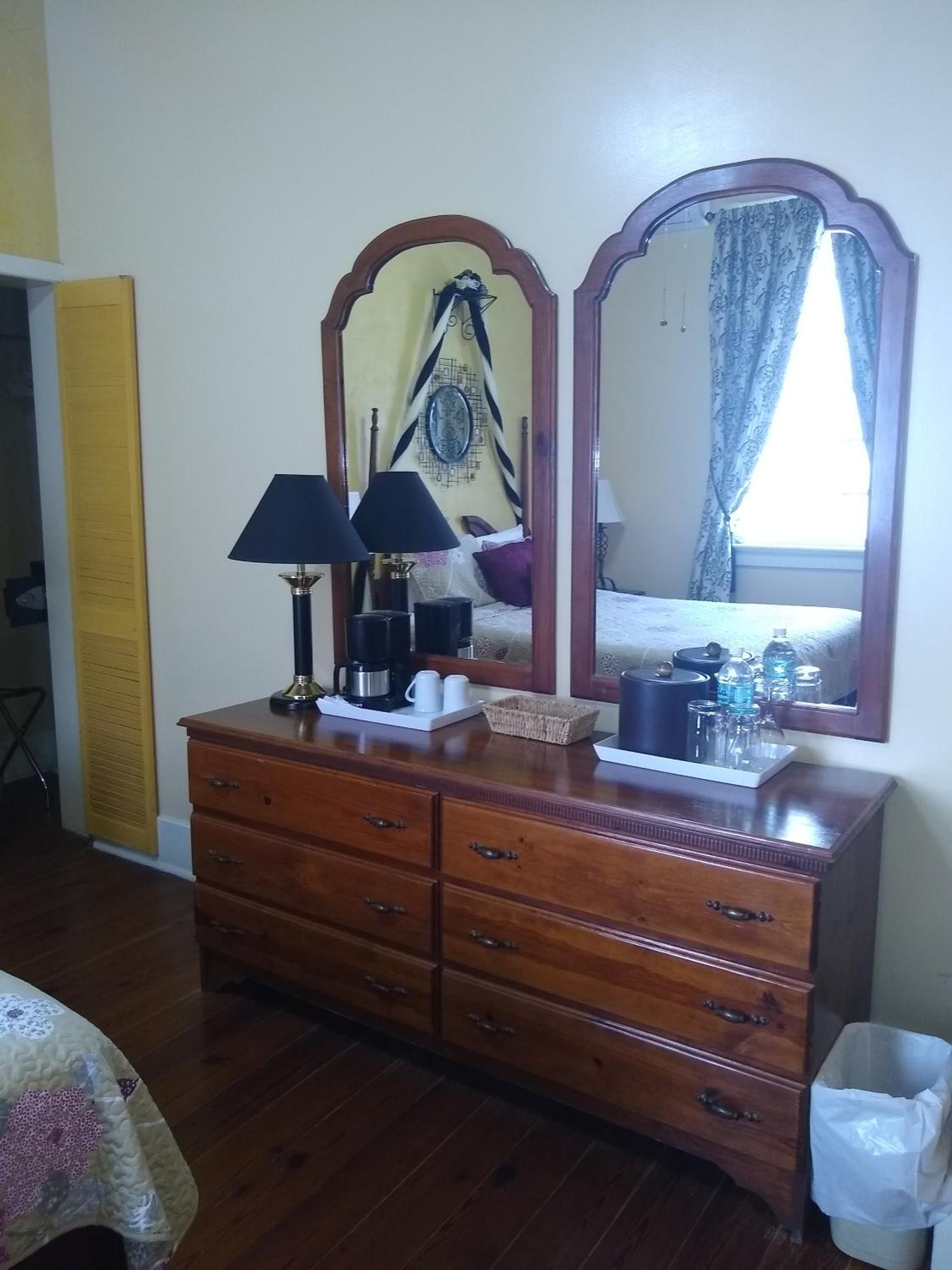 Queen Room photo 3