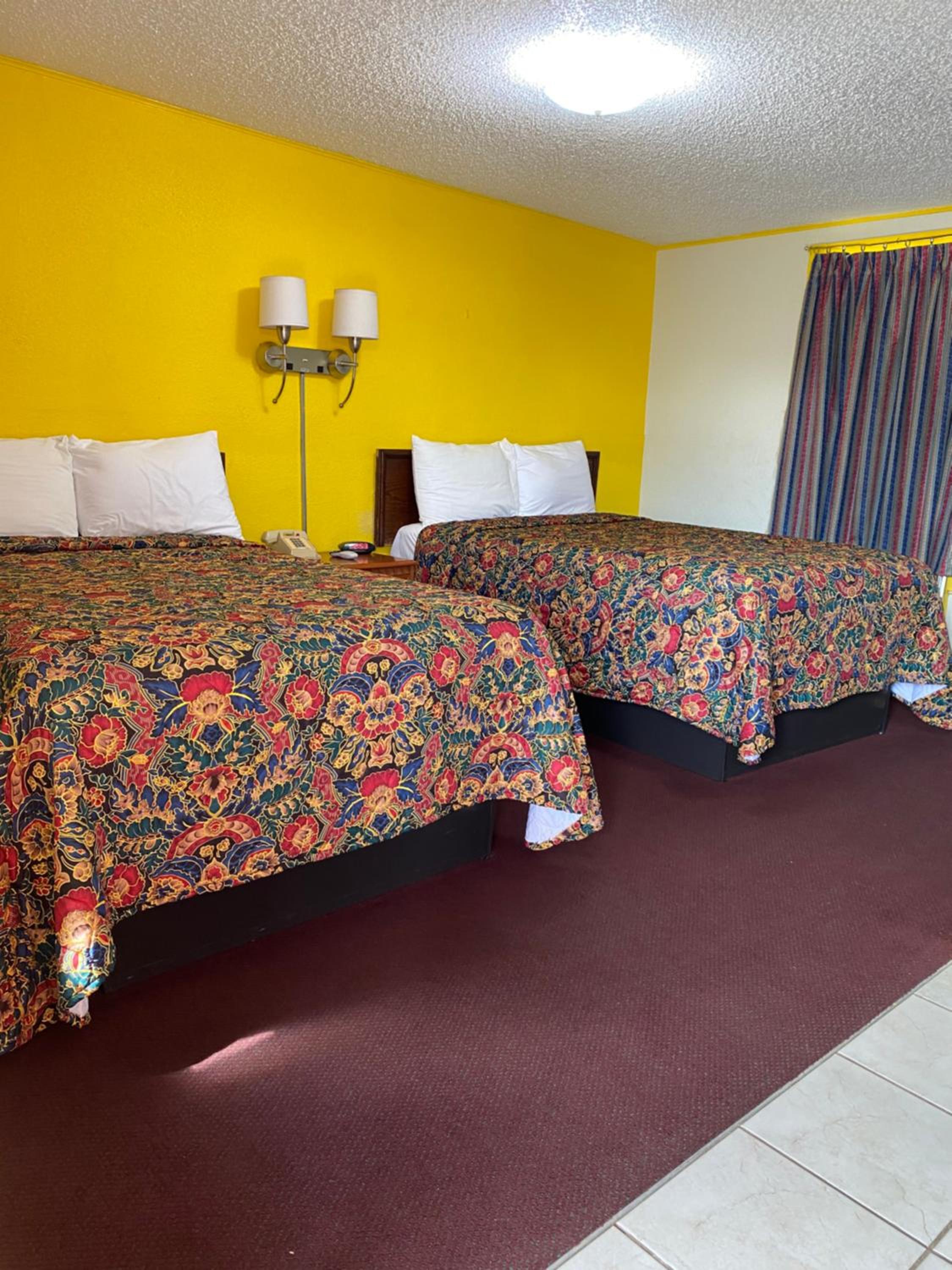Double Room with Two Double Beds - Photo 3
