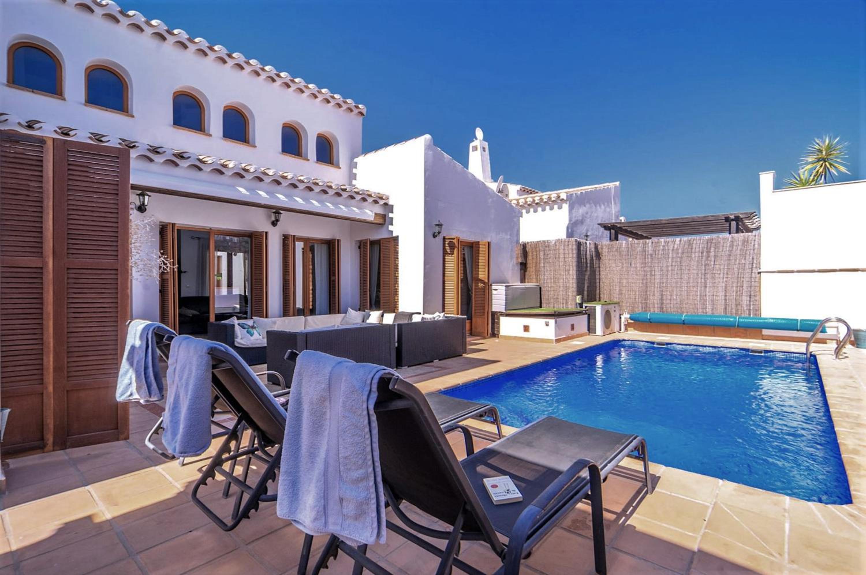 Four-Bedroom Villa photo 2