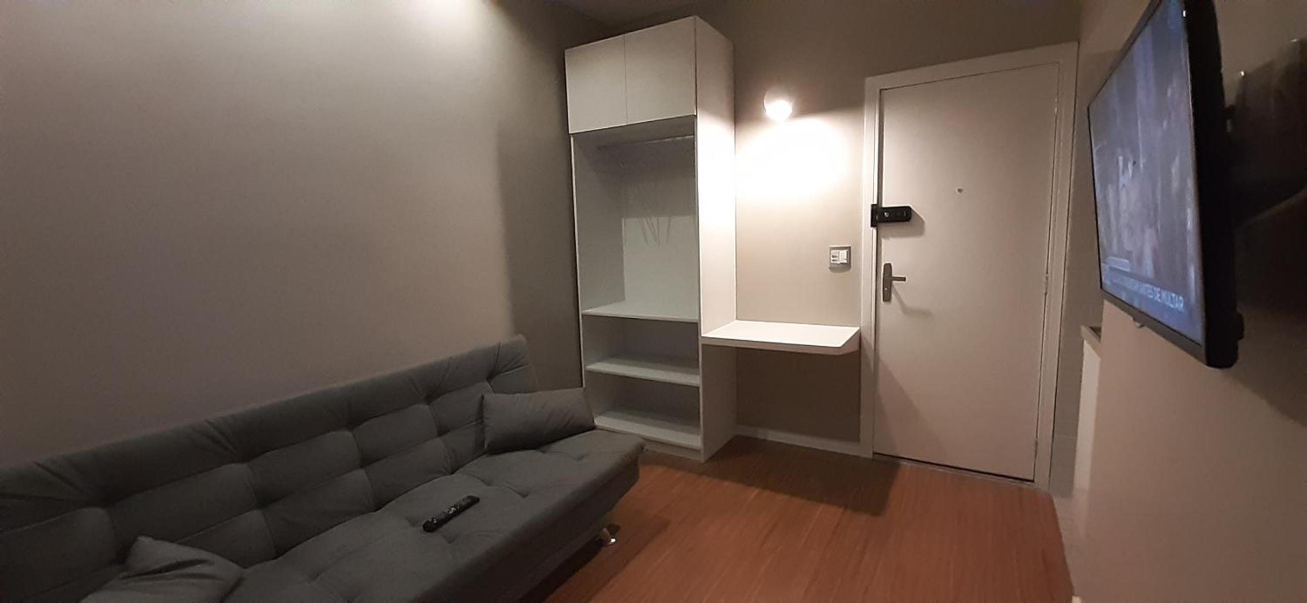 One-Bedroom Apartment - Photo 12