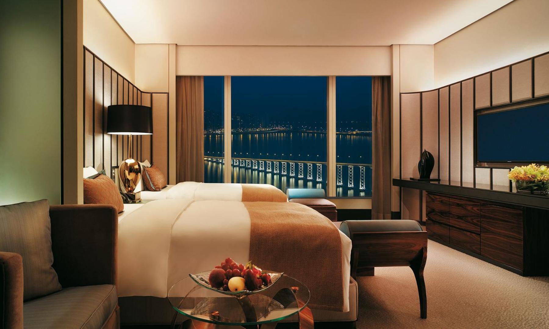 Grand Deluxe Ocean View King Room photo 3